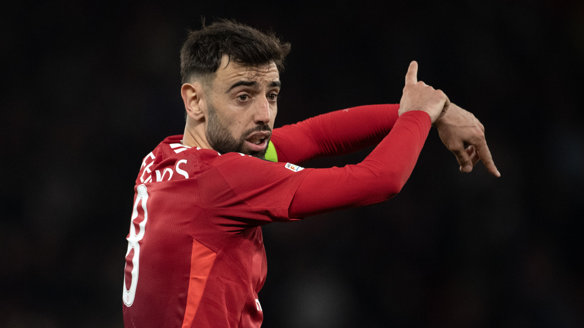 Um, dois, três. Bruno Fernandes arrecada prémio no United outra vez