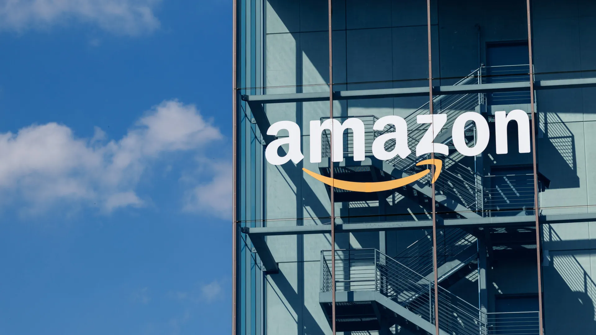 
                    Amazon vai apresentar novos Kindles e colunas Echo
                