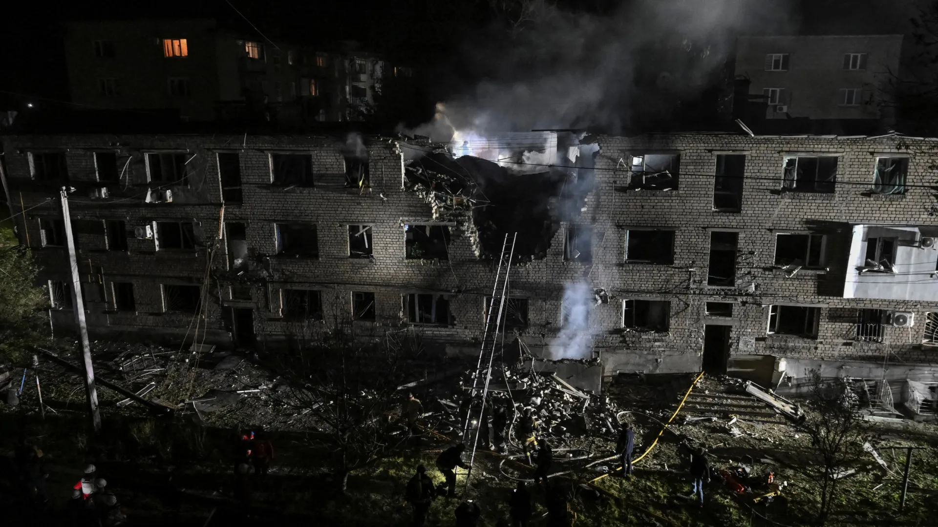 
                    Rússia reclama localidade em Zaporijia e avanço dentro de Pokrovsk
                