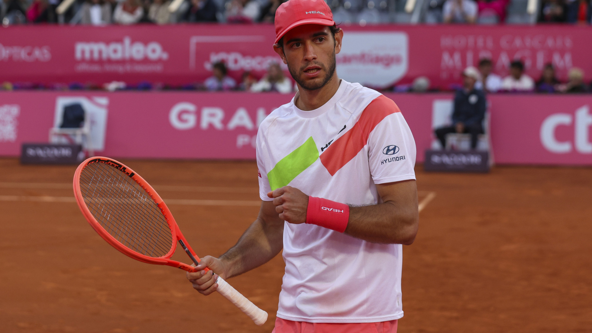 Nuno Borges dá luta, mas volta a falhar 'meias' do Estoril Open