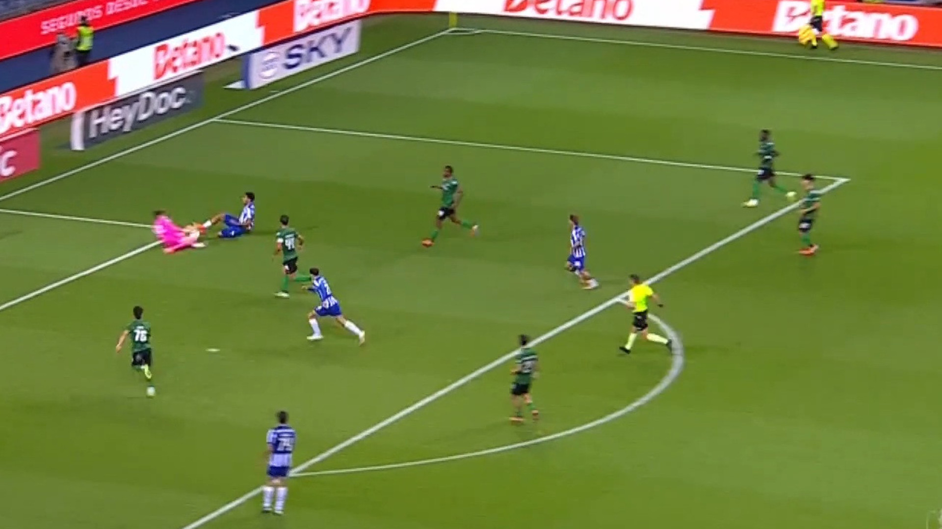 O momento em que o Moreirense colocou um jogador de campo na baliza
