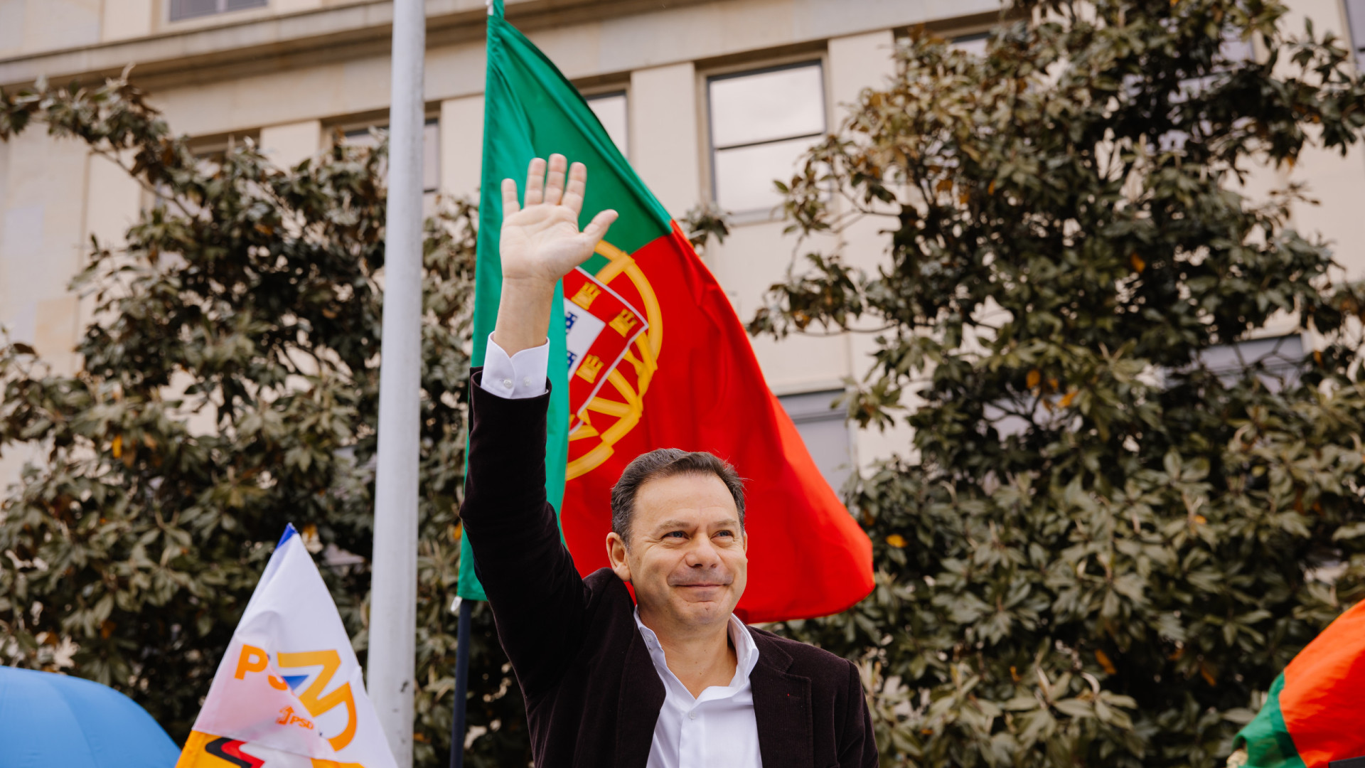 Após apoio, Montenegro agradece a Cavaco Silva 