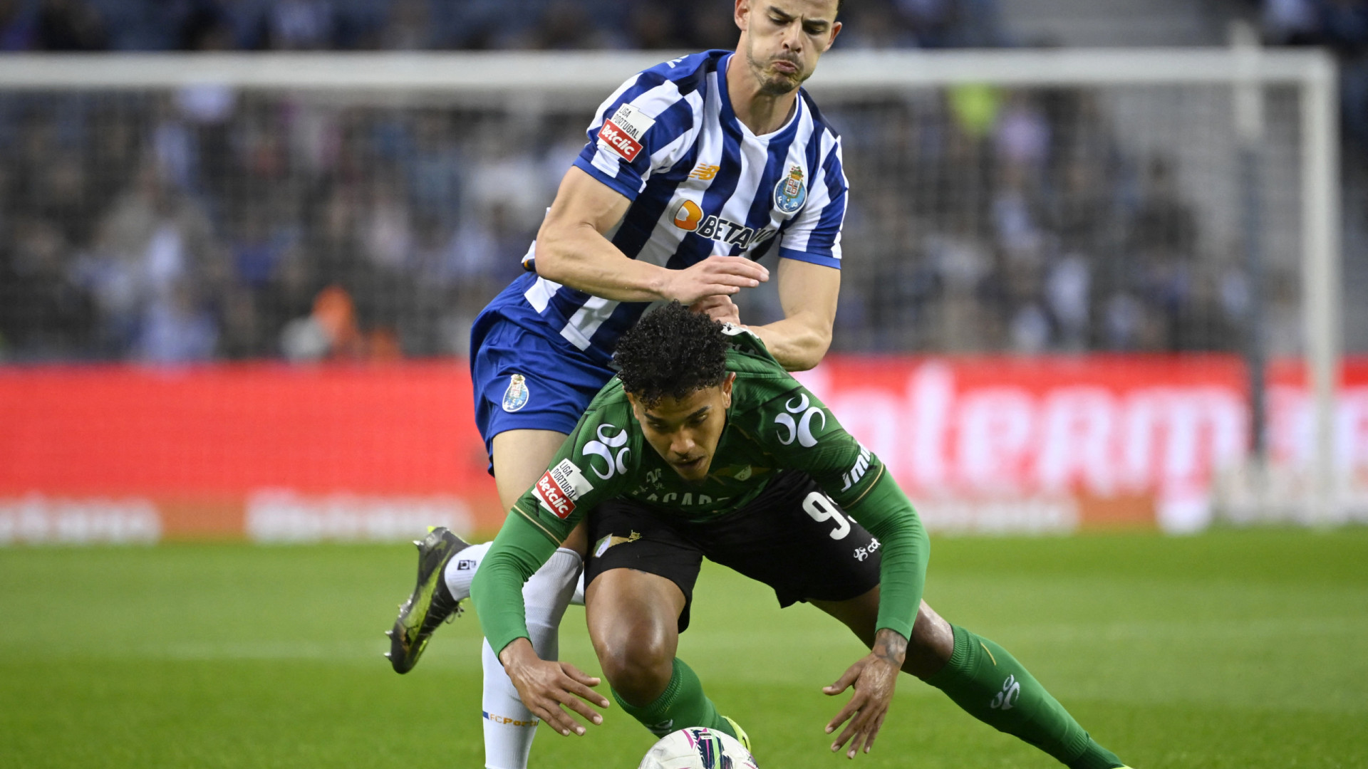 FC Porto pode perder defesa-central para o futebol grego