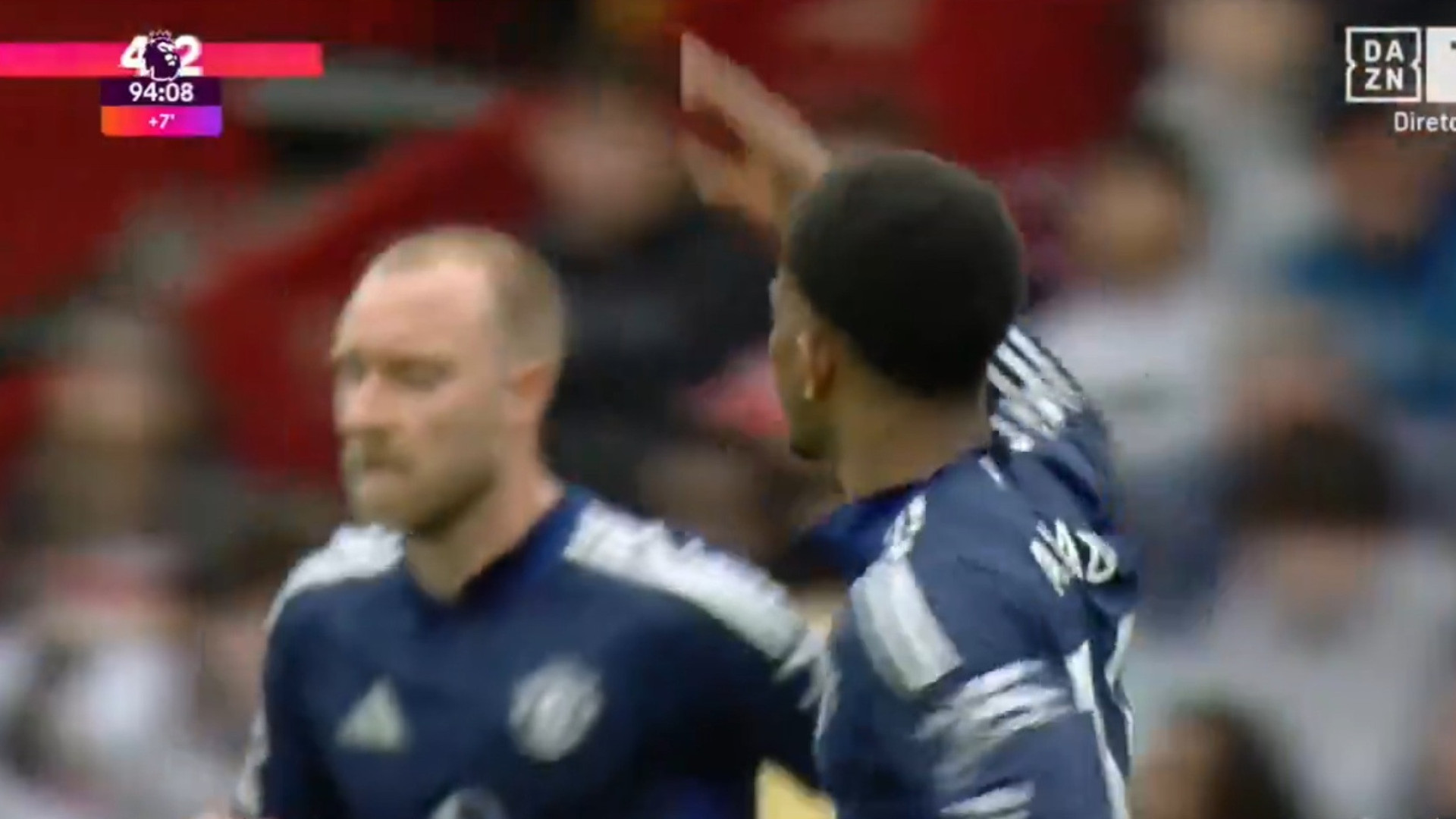 Amad Diallo fez tremer o Brentford, mas não evitou derrota de Amorim