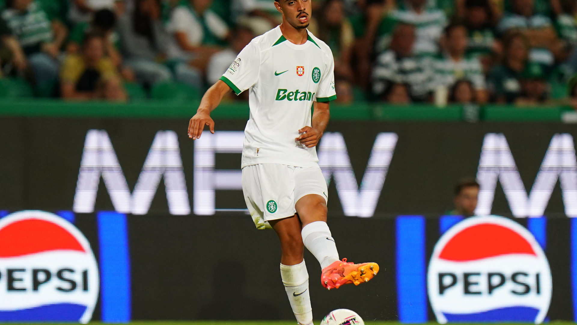 Sporting B 'castiga' Varzim e fica a um passo de selar subida à II Liga