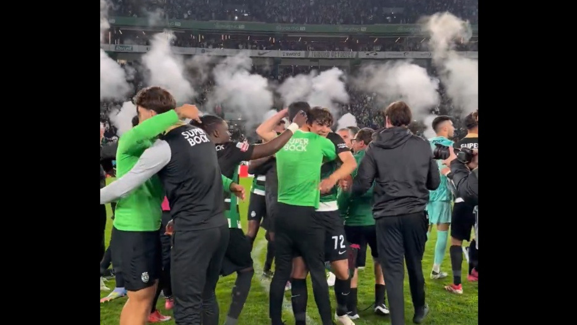 'Loucura'. Remontada épica do Sporting deixou Alvalade em polvorosa
