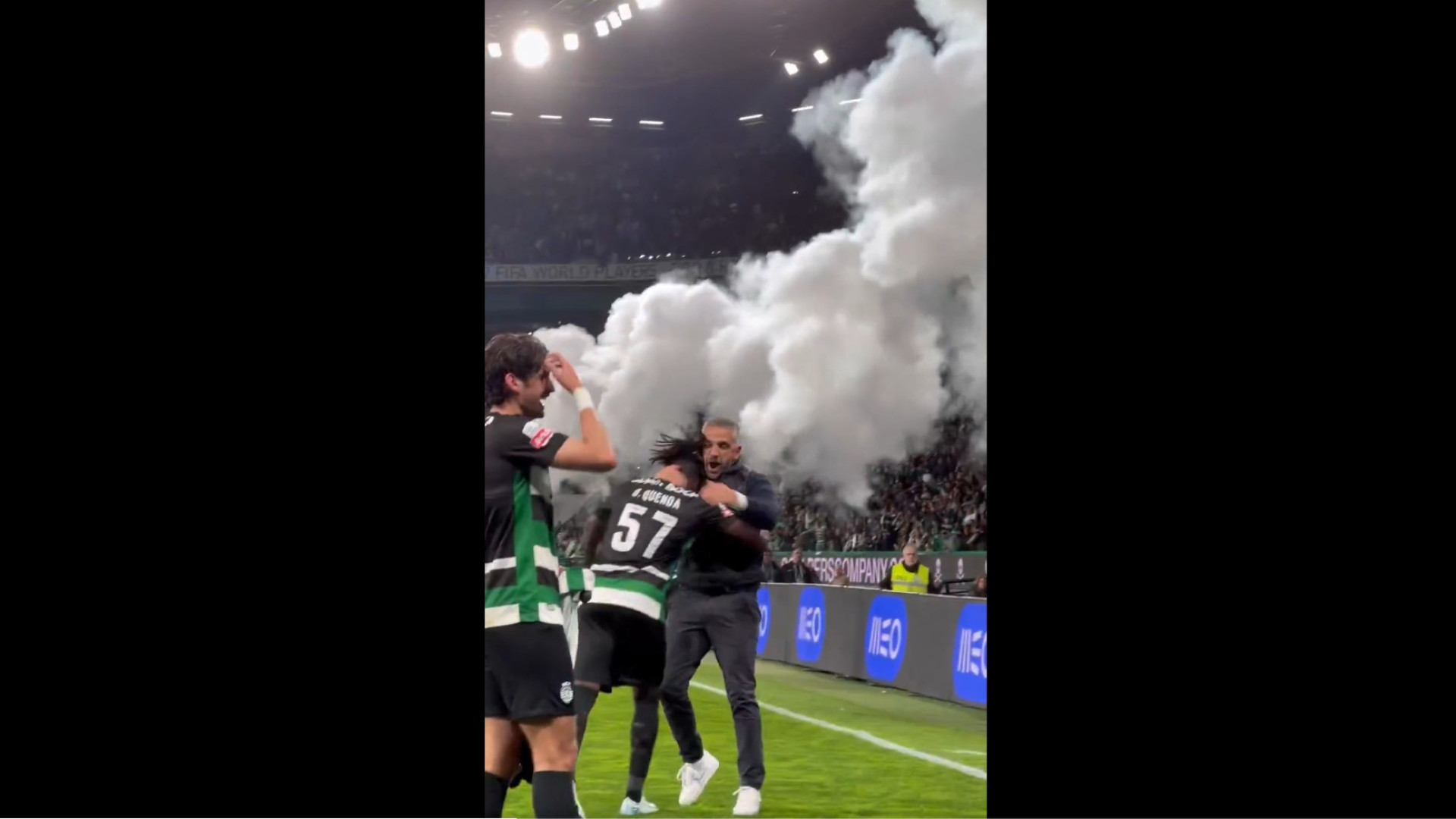 Rui Borges atravessou campo para festejar golo de Eduardo Quaresma