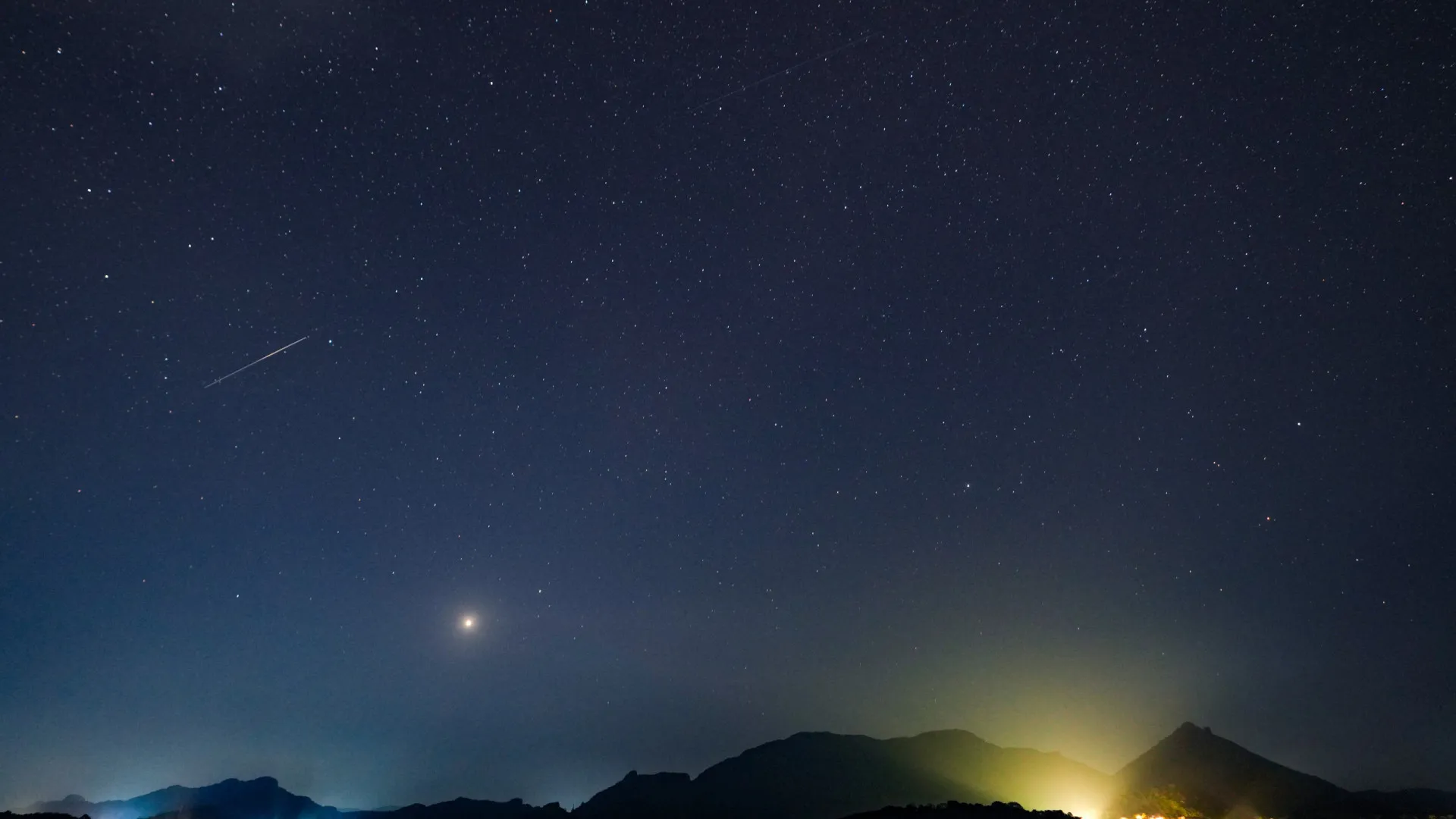 Chuva de meteoros Eta Aquáridas iluminou os céus. Eis as fotografias