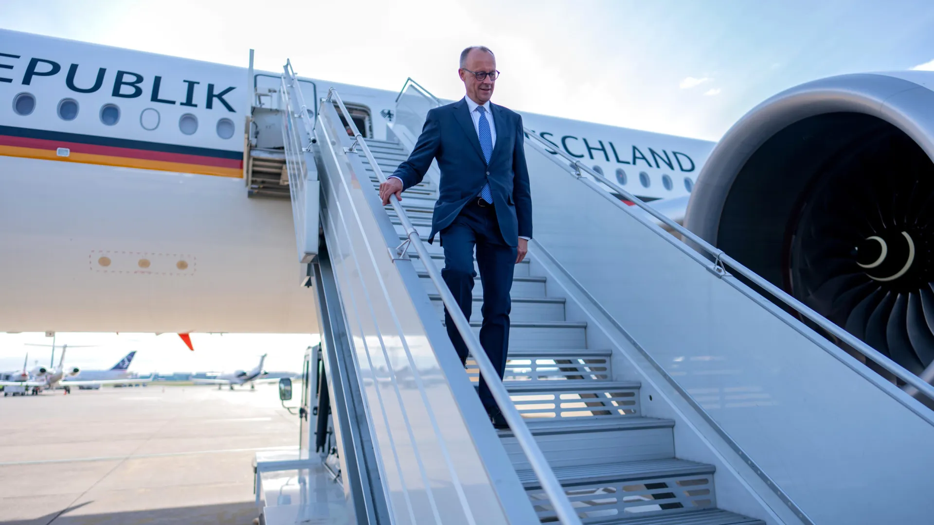 
                    Merz insta Alemanha e Europa a assumirem liderança económica e 