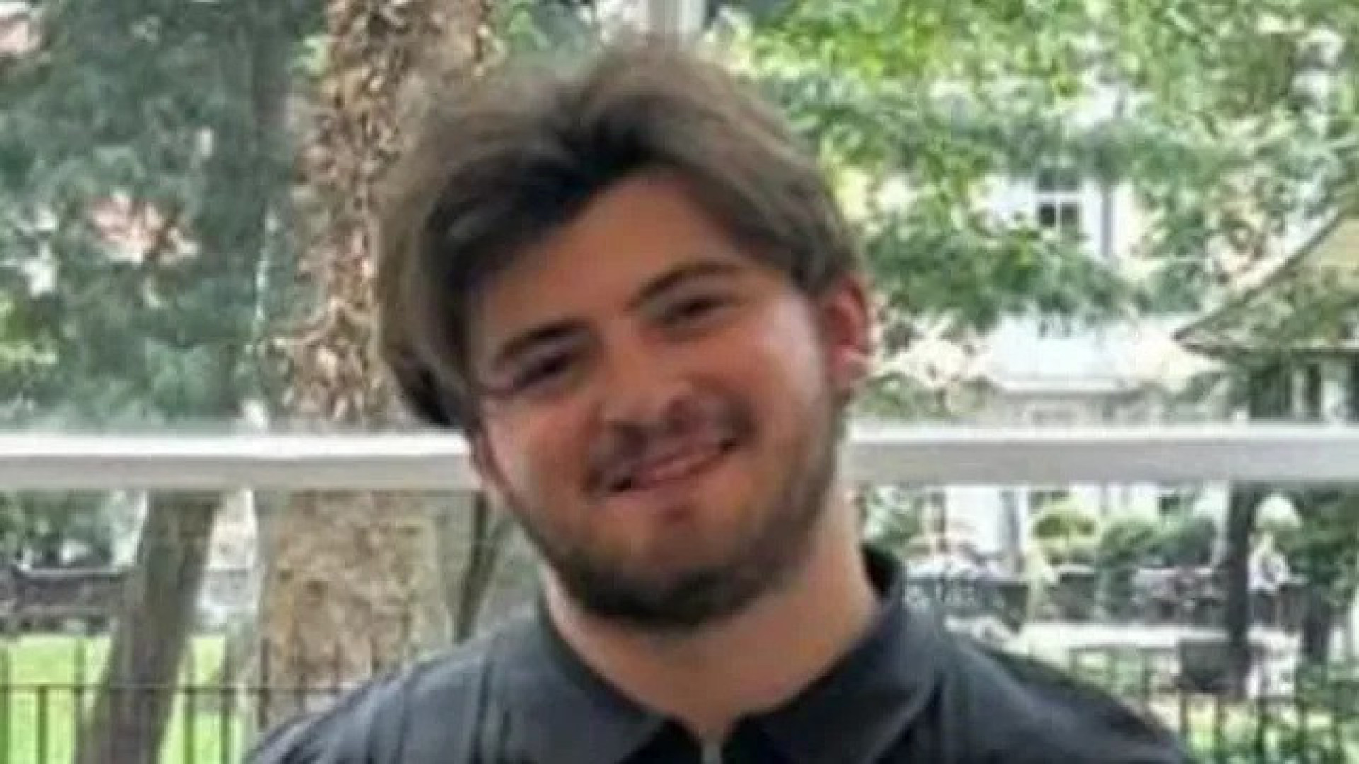 Jovem de 22 anos morre após cair de 'rooftop' em Londres