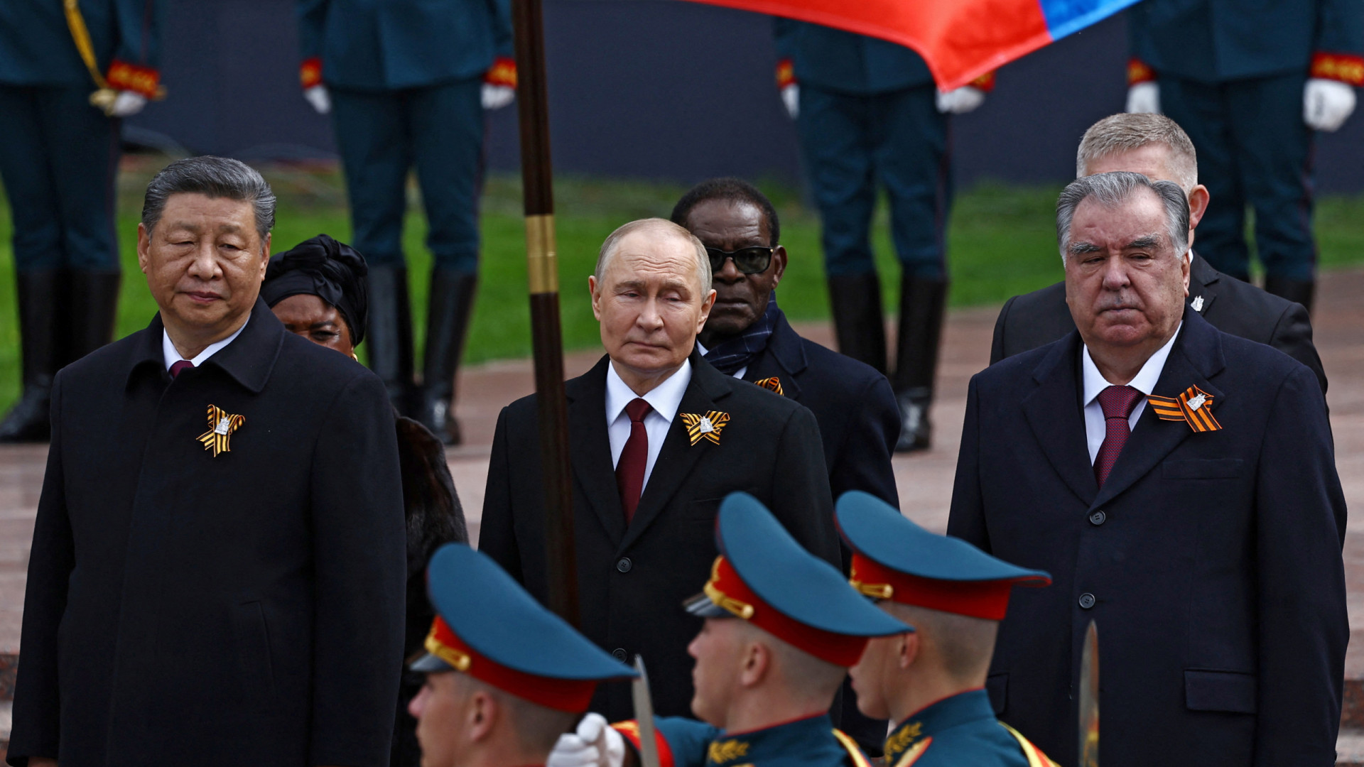 Putin saúda tropas norte-coreanas nas cerimónias do Dia da Vitória