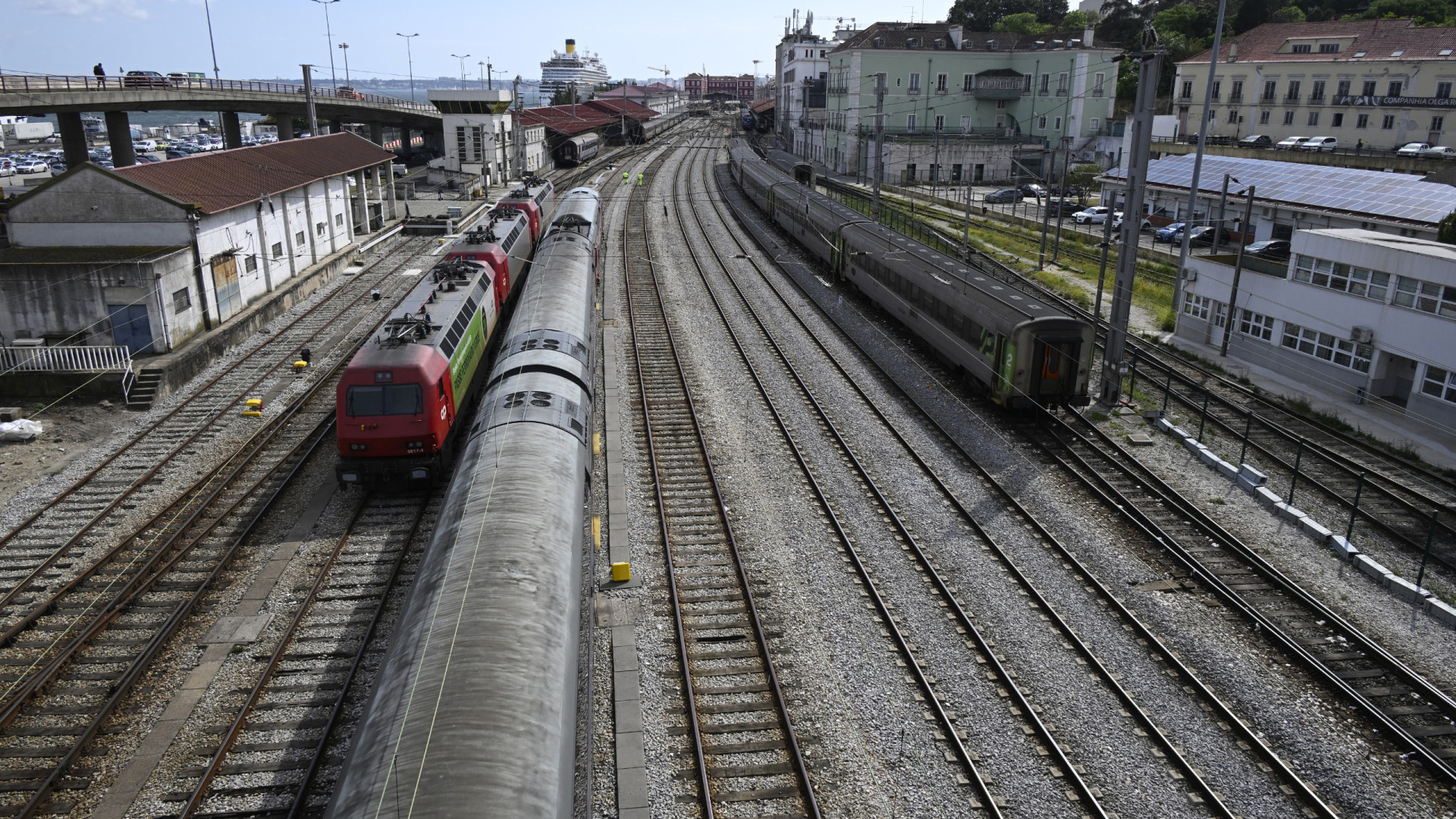 Greve cancela circulação de 55% dos comboios programados até às 22h00