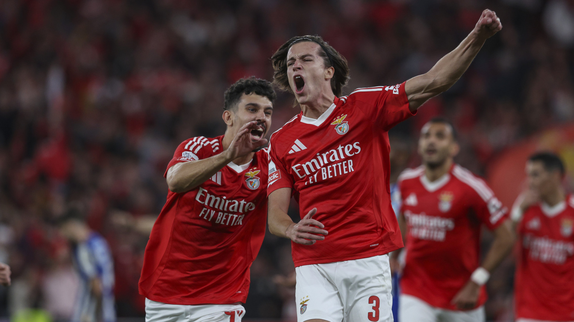'Tubarões' vão à Luz tirar notas de dupla Benfica no dérbi