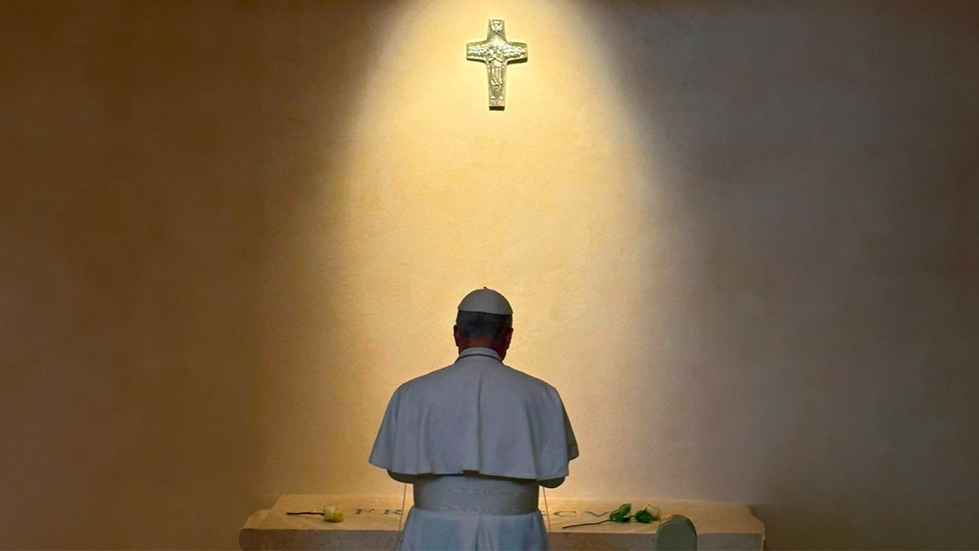 Papa Leão XIV visita túmulo de Francisco na Basílica de Santa Maria Maior