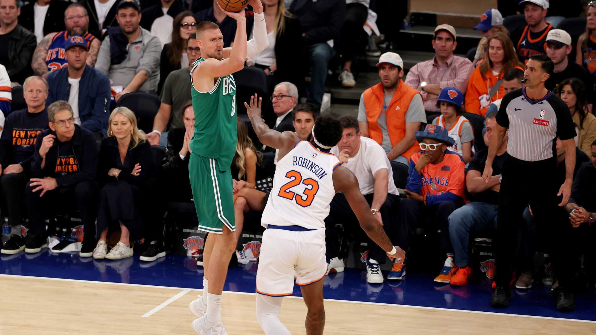 Neemias sem minutos no massacre dos Celtics em Nova Iorque