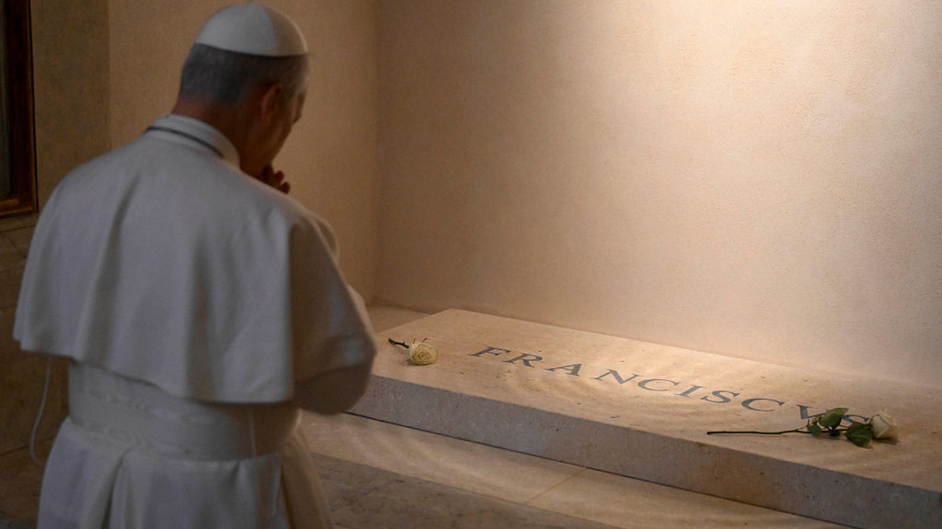 A visita do Papa Leão XIV ao túmulo de Francisco em imagens. Veja
