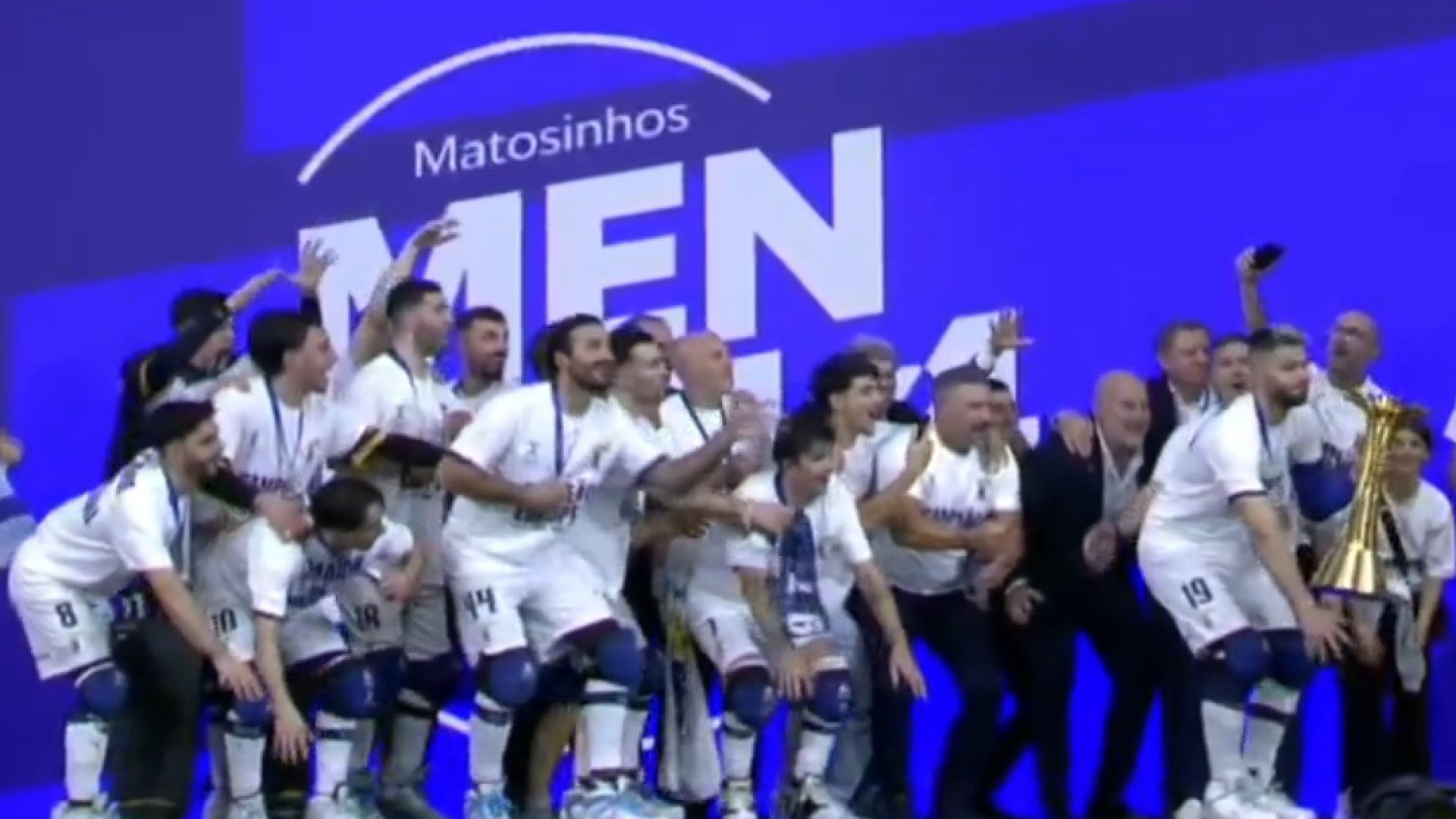 O momento em que o Óquei de Barcelos celebra a conquista da Champions