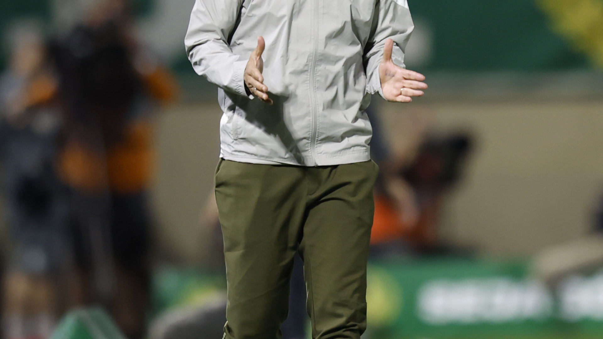 Abel Ferreira expulso na vitória arrancada a ferros do Palmeiras