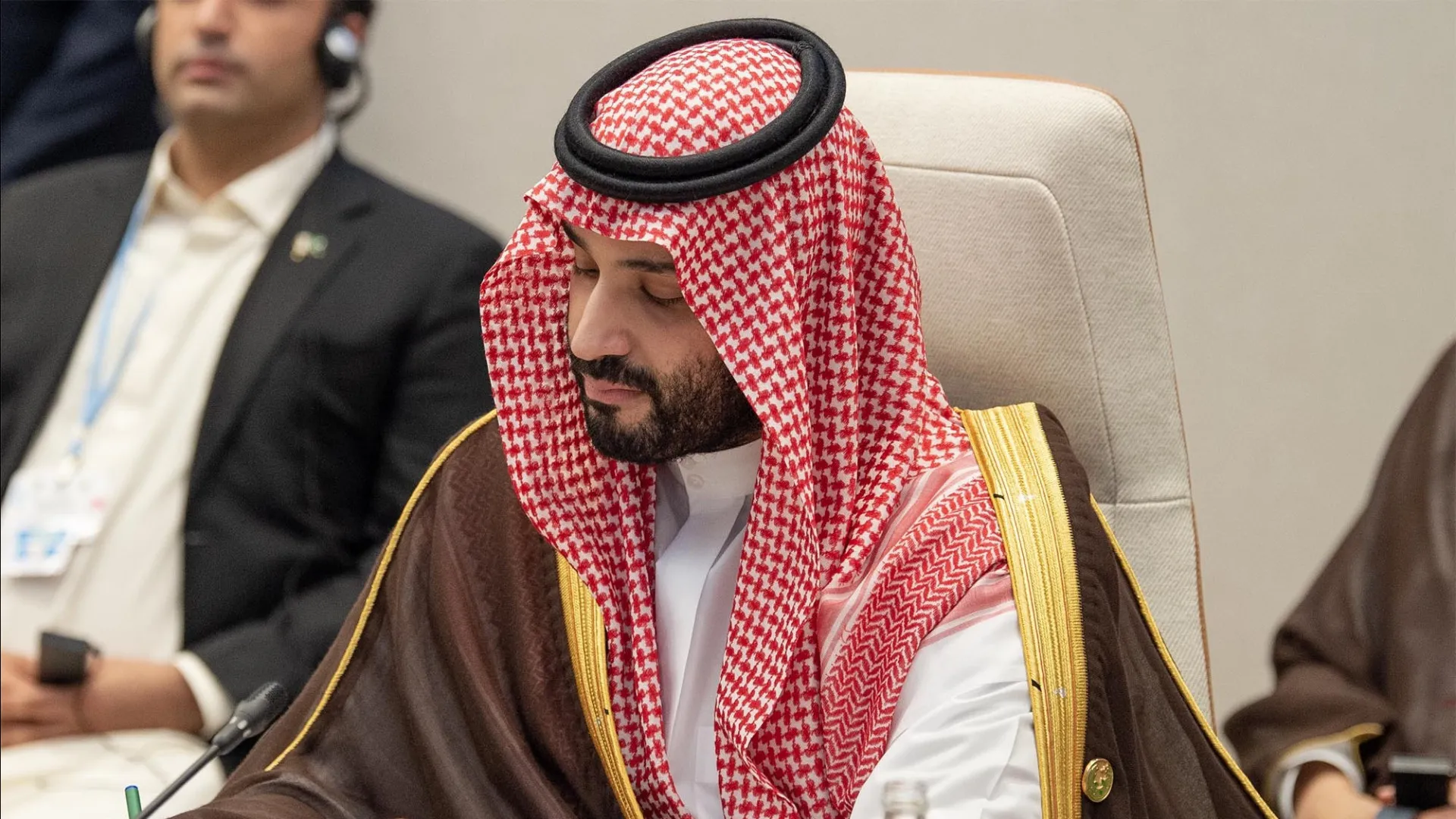 
                    Príncipe herdeiro saudita reúne-se com Trump a 18 de novembro
                