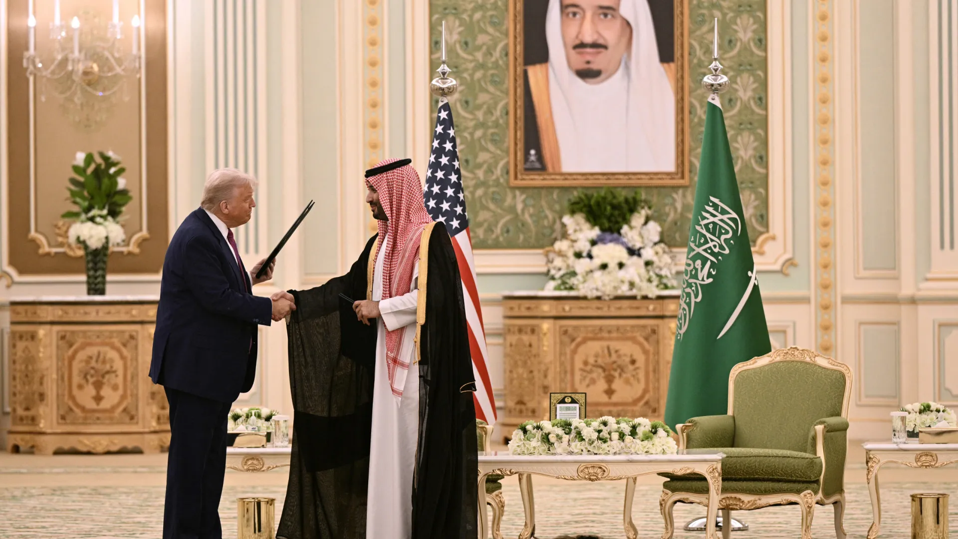 Líder saudita estará a pressionar Trump para continuar a guerra no Irão