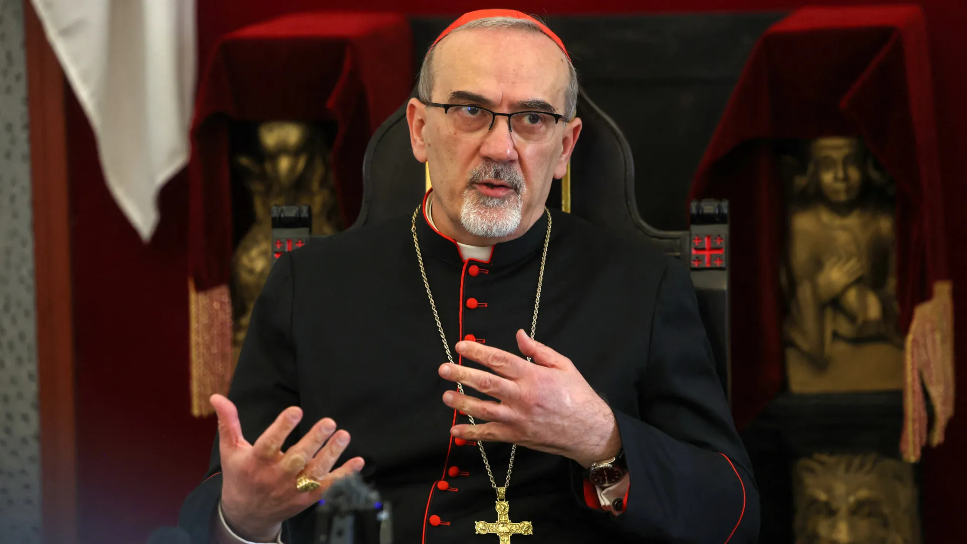 
                    Patriarca católico de Jerusalém chega a Gaza para celebrações do Natal
                