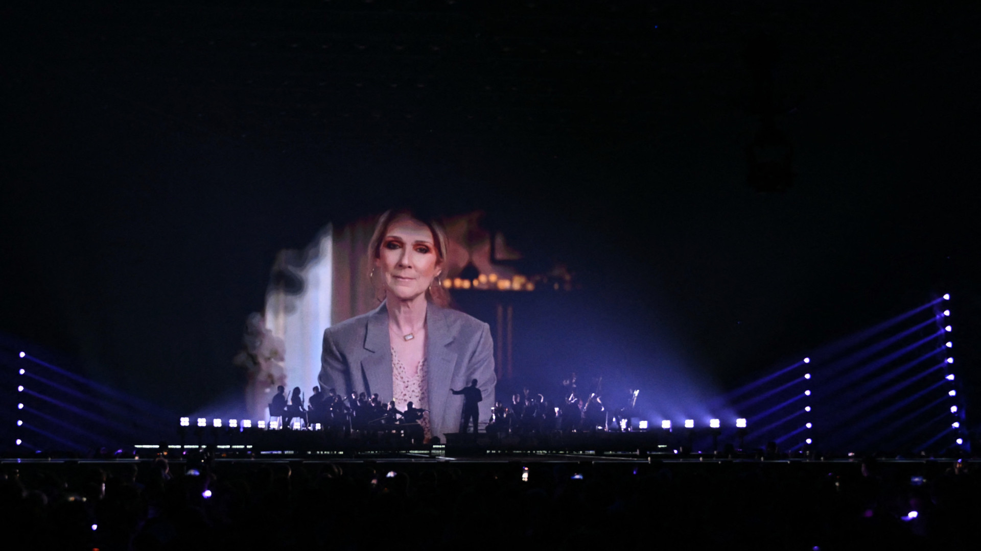 Portuguesa iolanda voltou à Eurovisão para homenagear Céline Dion. Veja