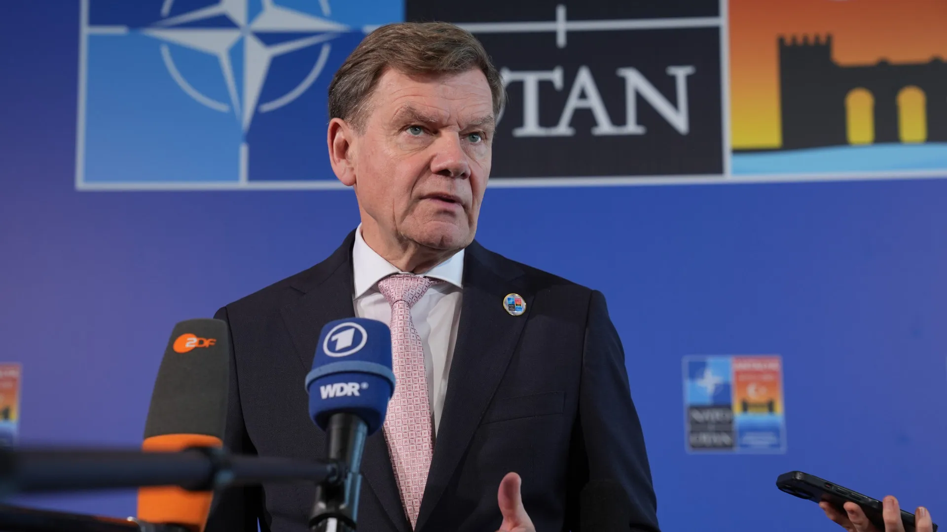 
                    Defesa? Alemanha quer austeridade na UE para cumprir metas da NATO
                