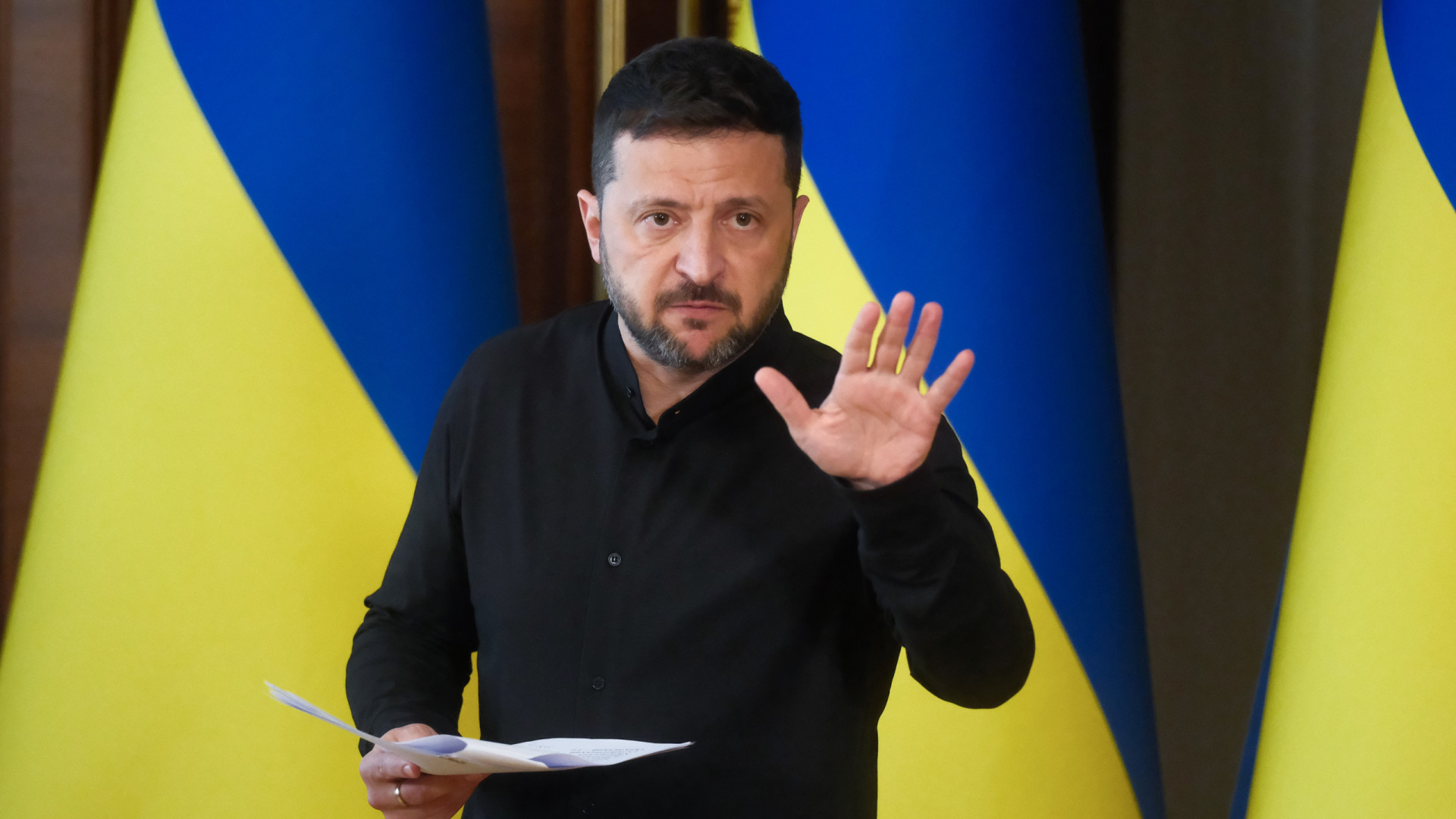 Zelensky prevê mais ataques russos para reforçar posição de Putin
