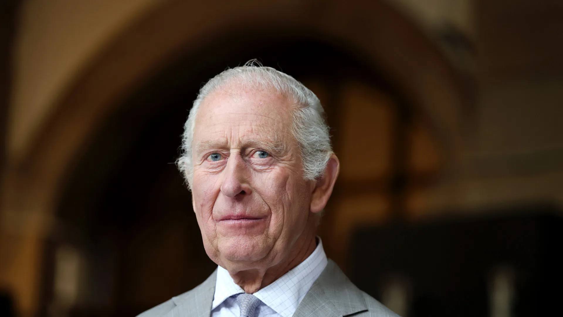 
                    Revelado gesto de rei Carlos III após morte de Ozzy Osbourne
                