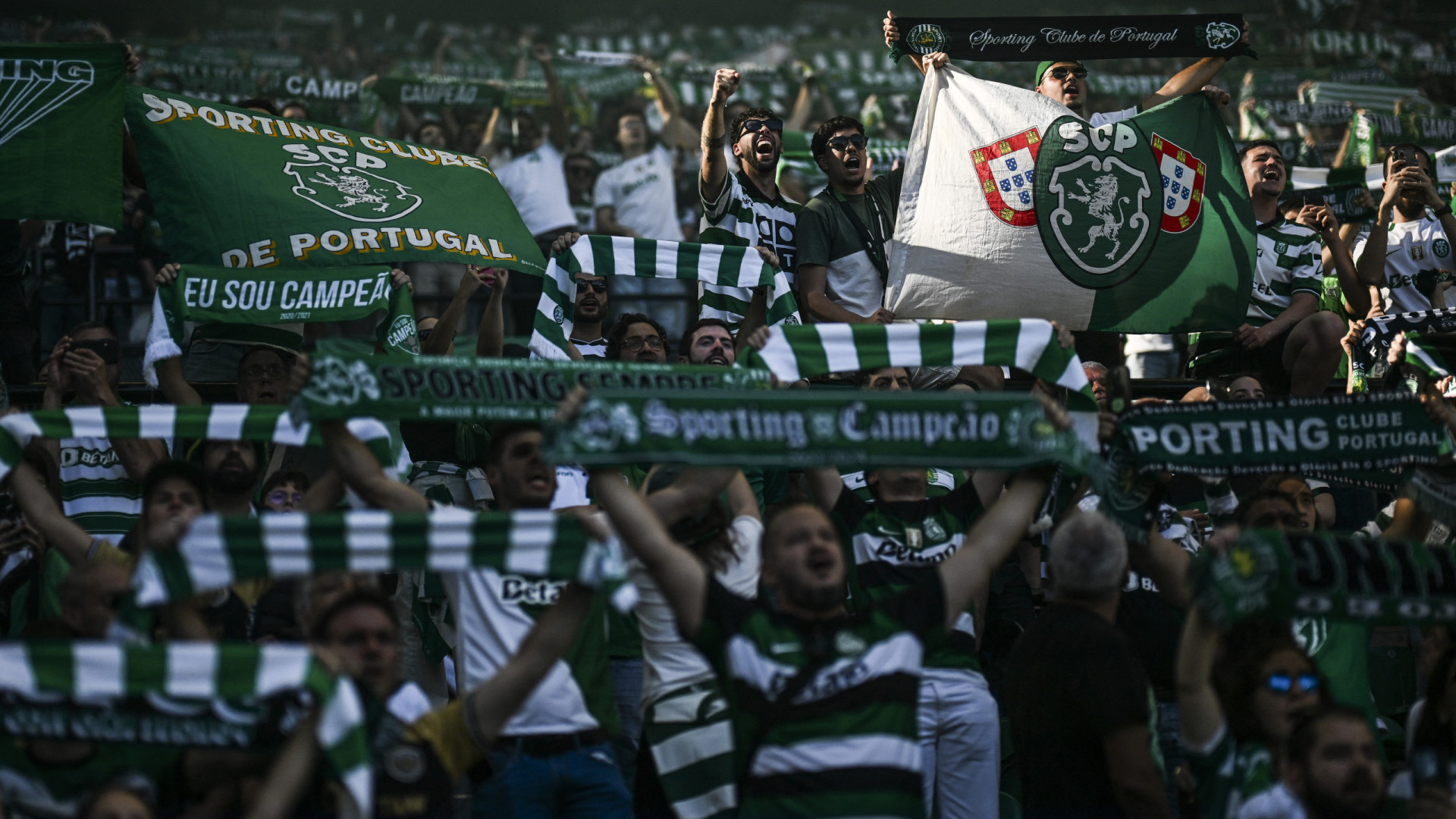 EM DIRETO: Sporting é bicampeão e prepara-se para rumar ao Marquês