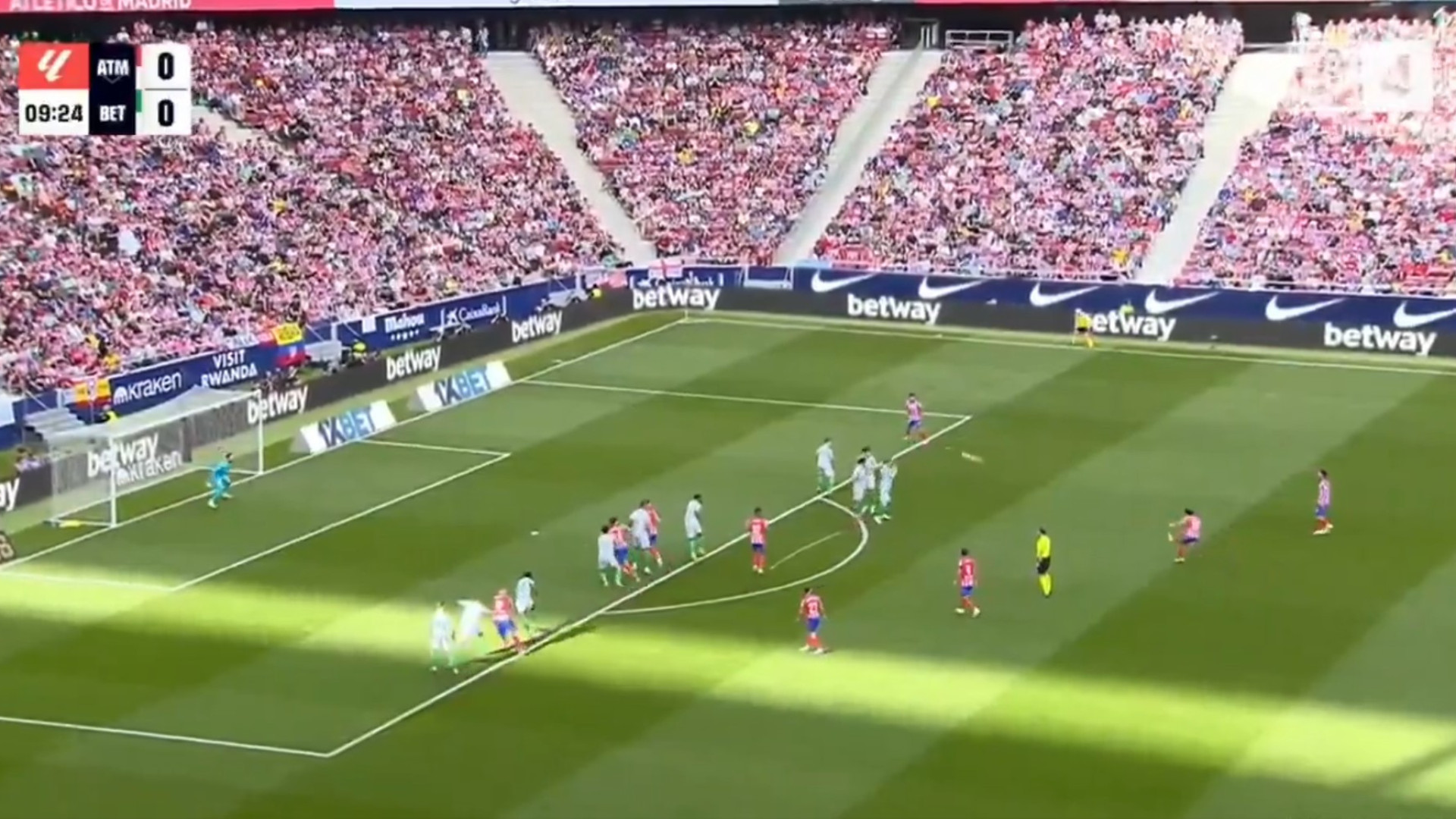 Alvarez candidata-se ao melhor golo do fim de semana