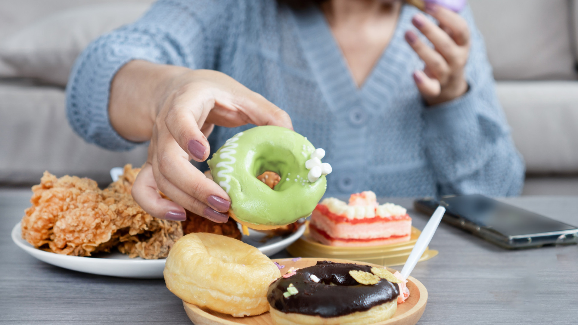 Nutricionista revela os hábitos alimentares que envelhecem a pele