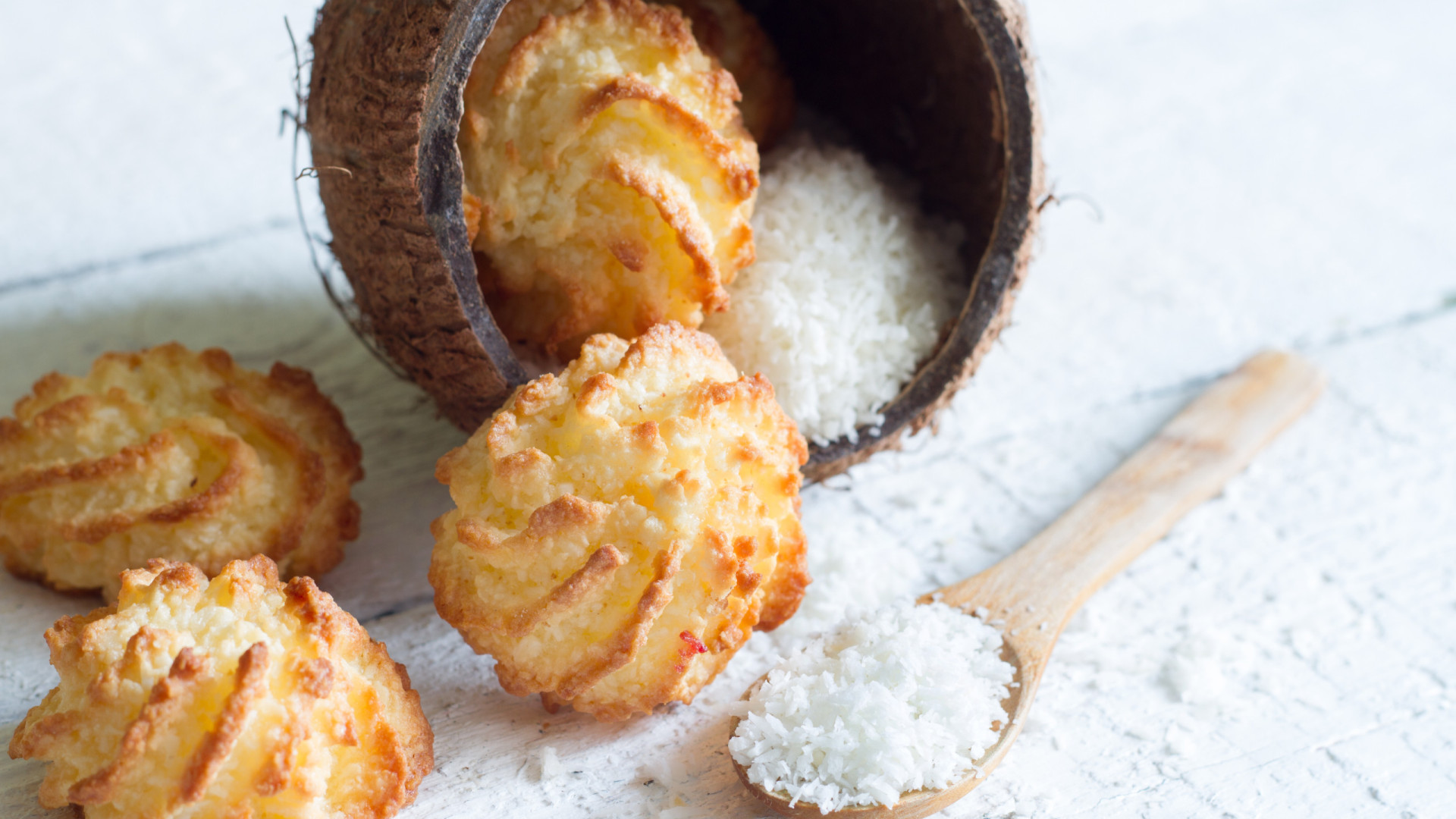 Bolinhos de coco e leite condensado. Simples e sempre bons