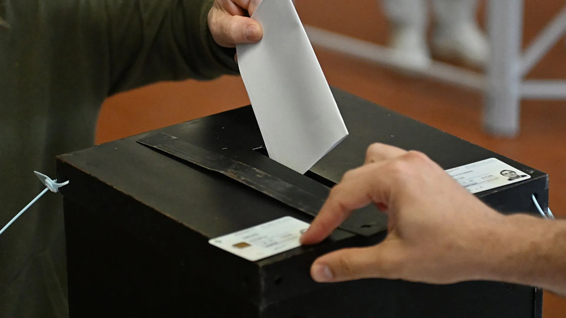 
                    Assembleias de voto abriram em Portugal Continental e na Madeira
                
