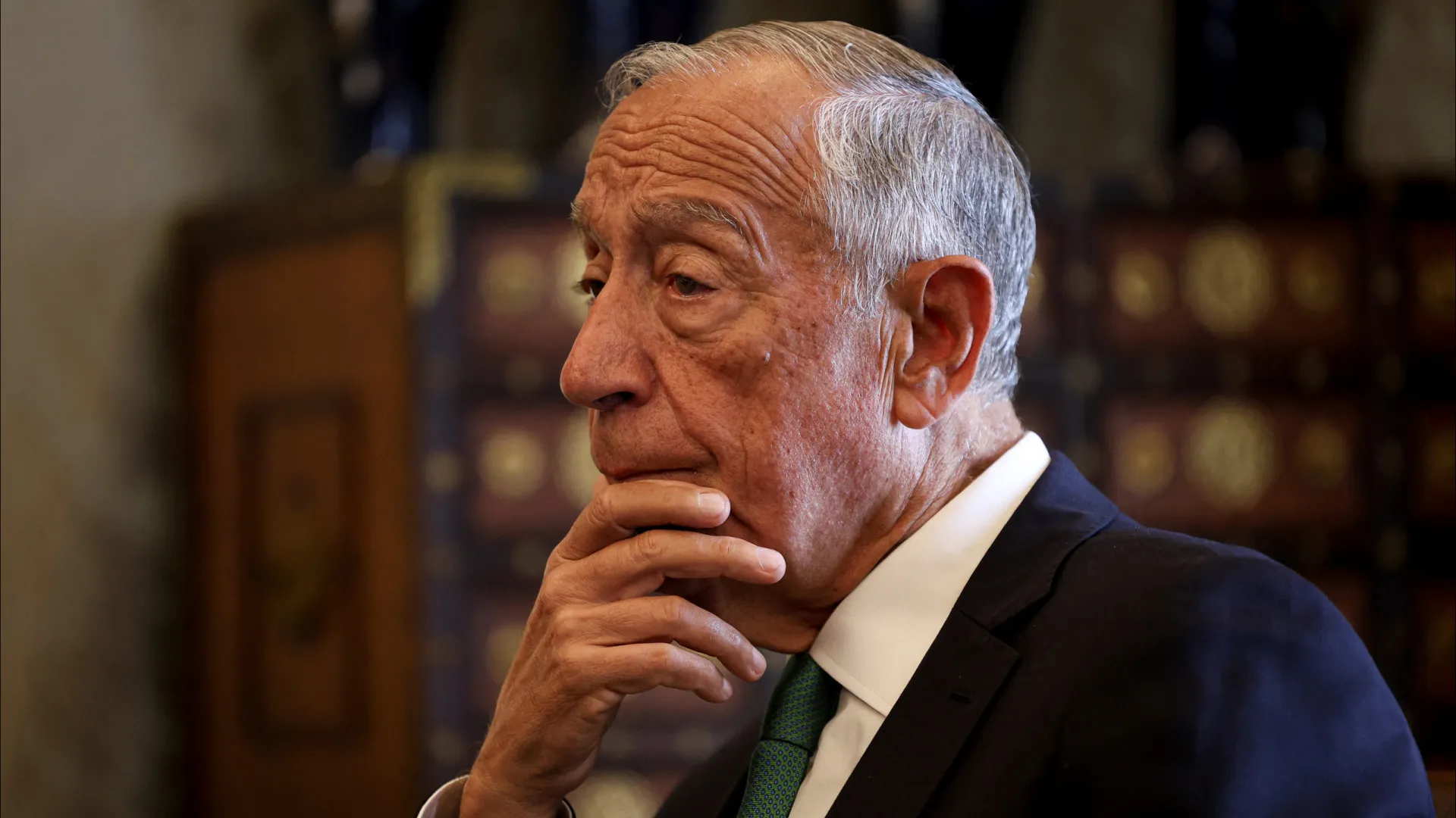 
                    PR diz que governos desvalorizaram Comissão Comemorativa do 25 de Abril
                