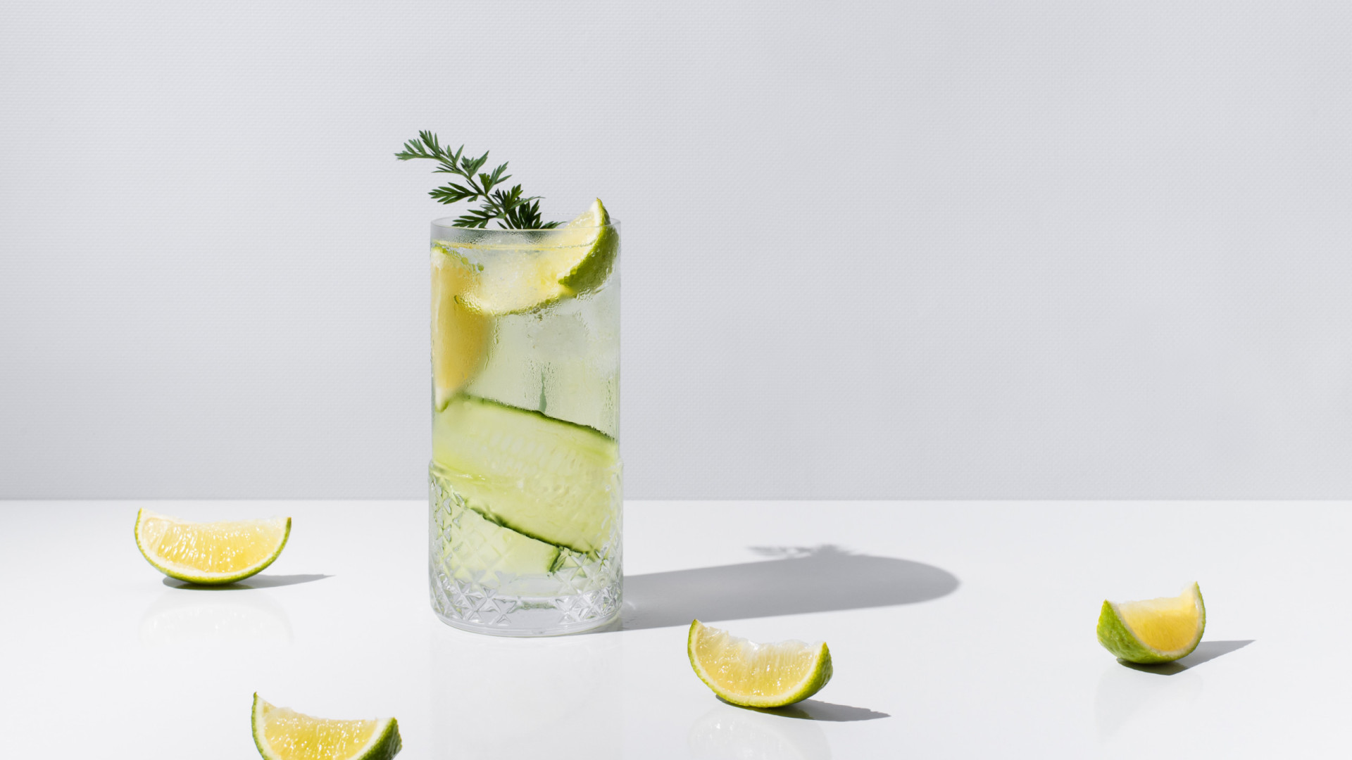 Água de pepino. A bebida refrescante para as noites cada vez mais longas