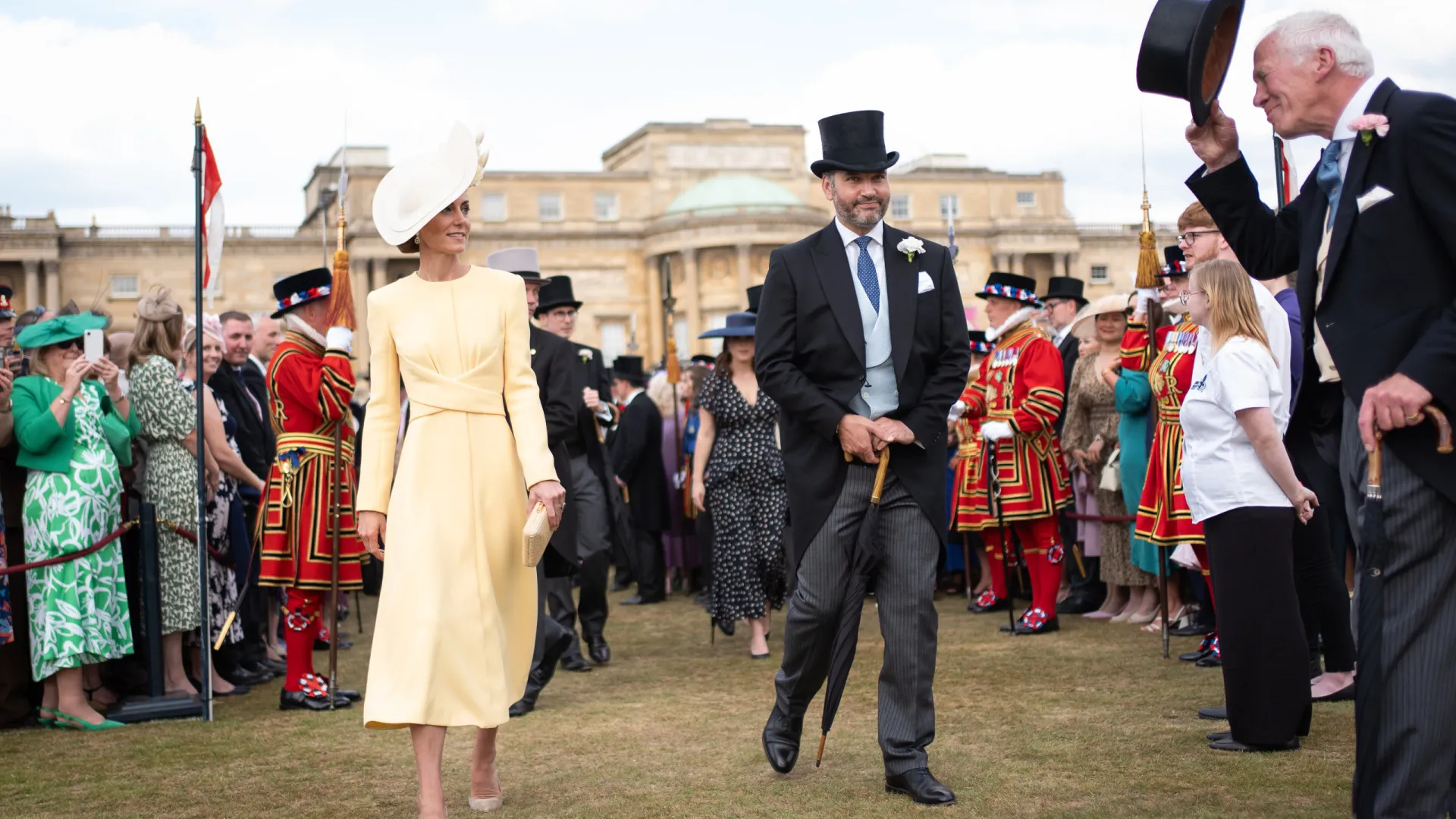 Kate Middleton pela primeira vez em dois anos em 'festa' da realeza