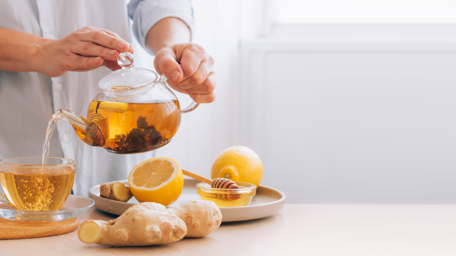 Este é o melhor chá para aliviar as dores de estômago, diz nutricionista