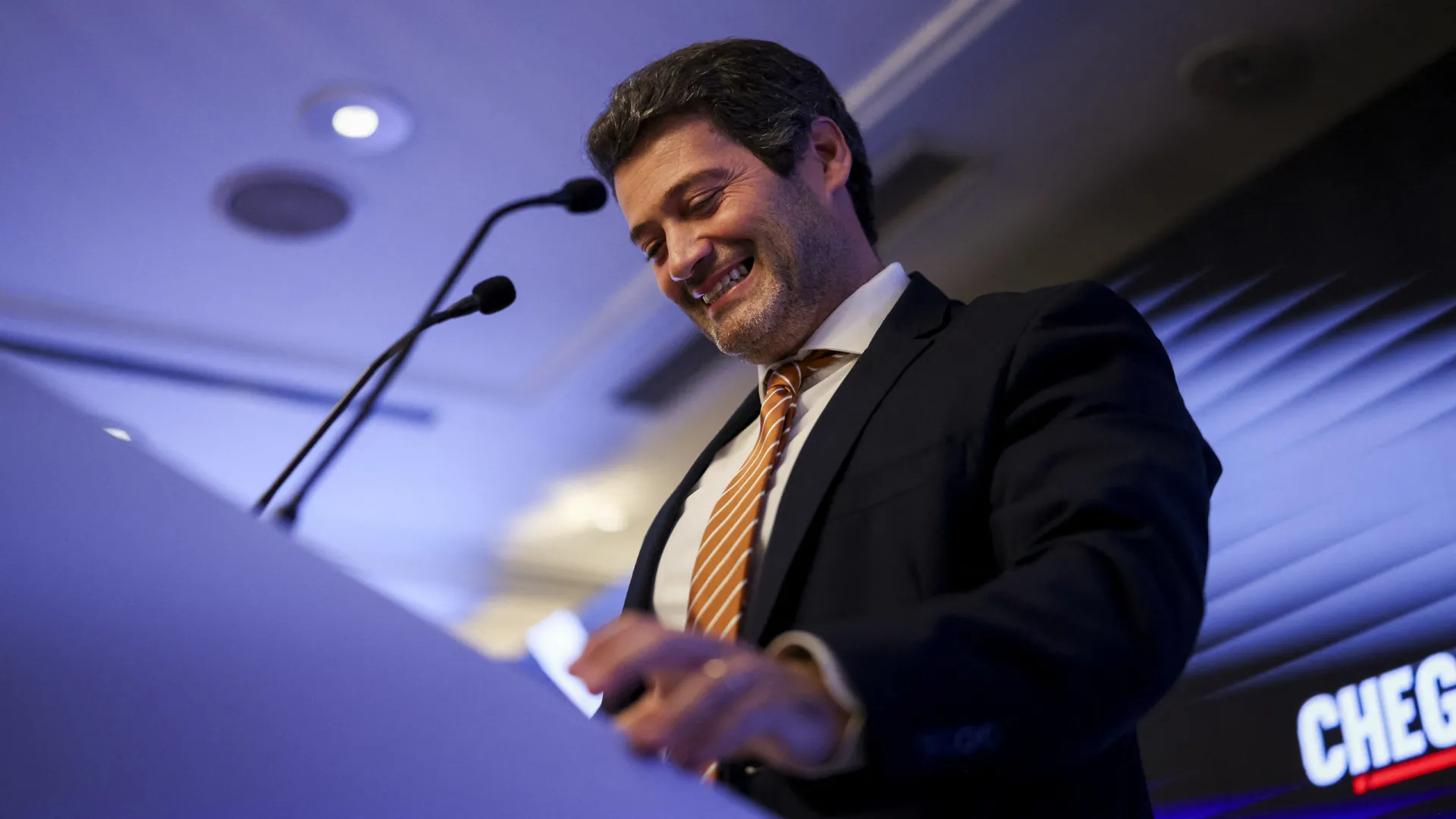 
                    Ventura afasta dissolução do Parlamento para 