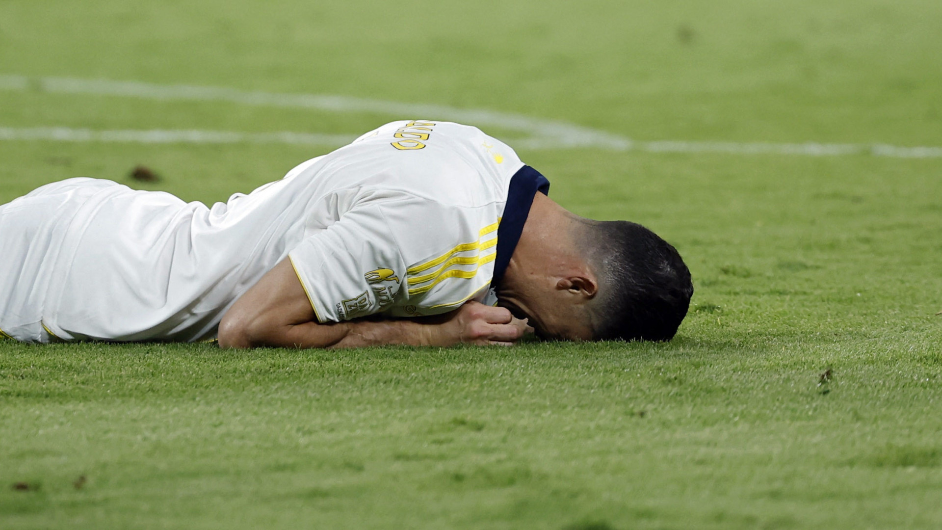 Cristiano Ronaldo desperdiçou um penálti no Al Nassr e reagiu assim