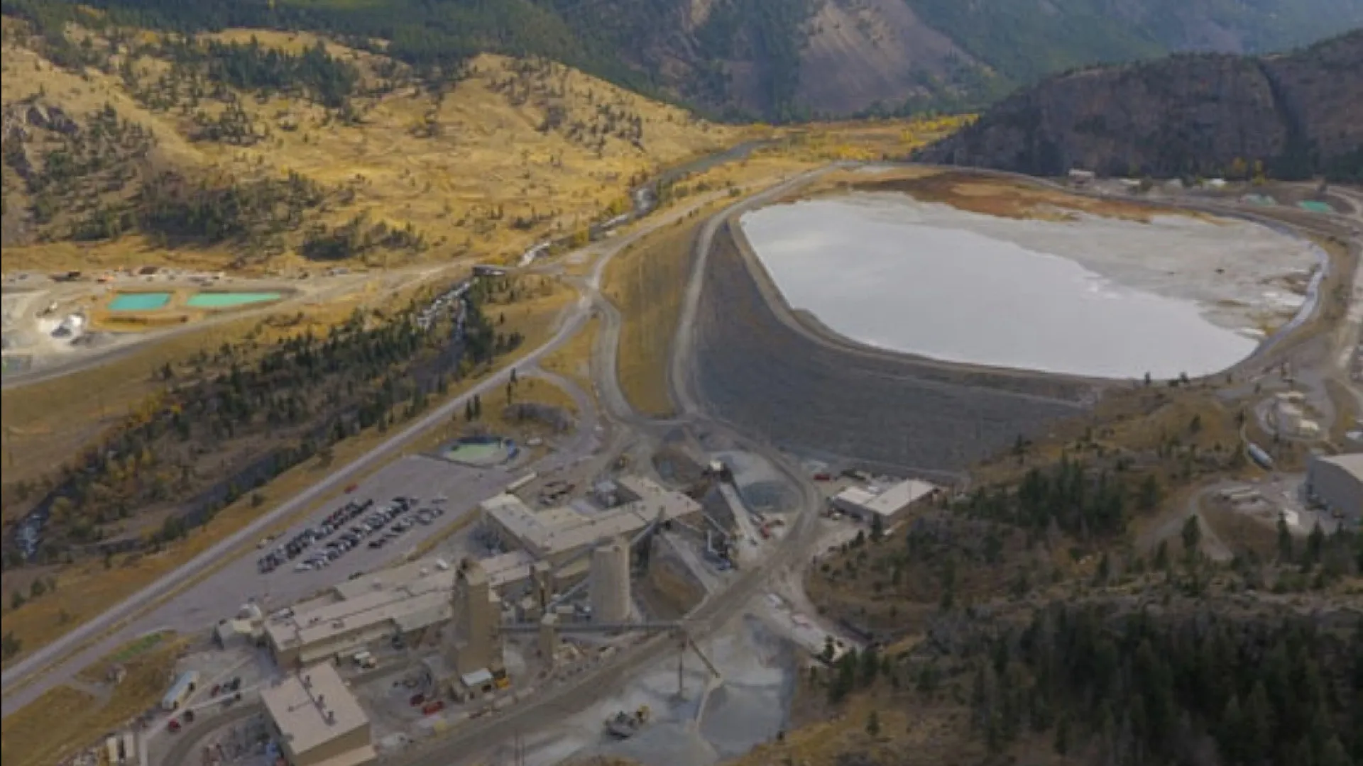 
                    África do Sul recupera corpos de cinco mineiros presos desde fevereiro
                