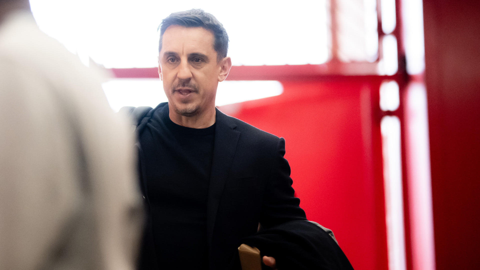 Polémica em Inglaterra. Gary Neville banido do Nottingham-Chelsea