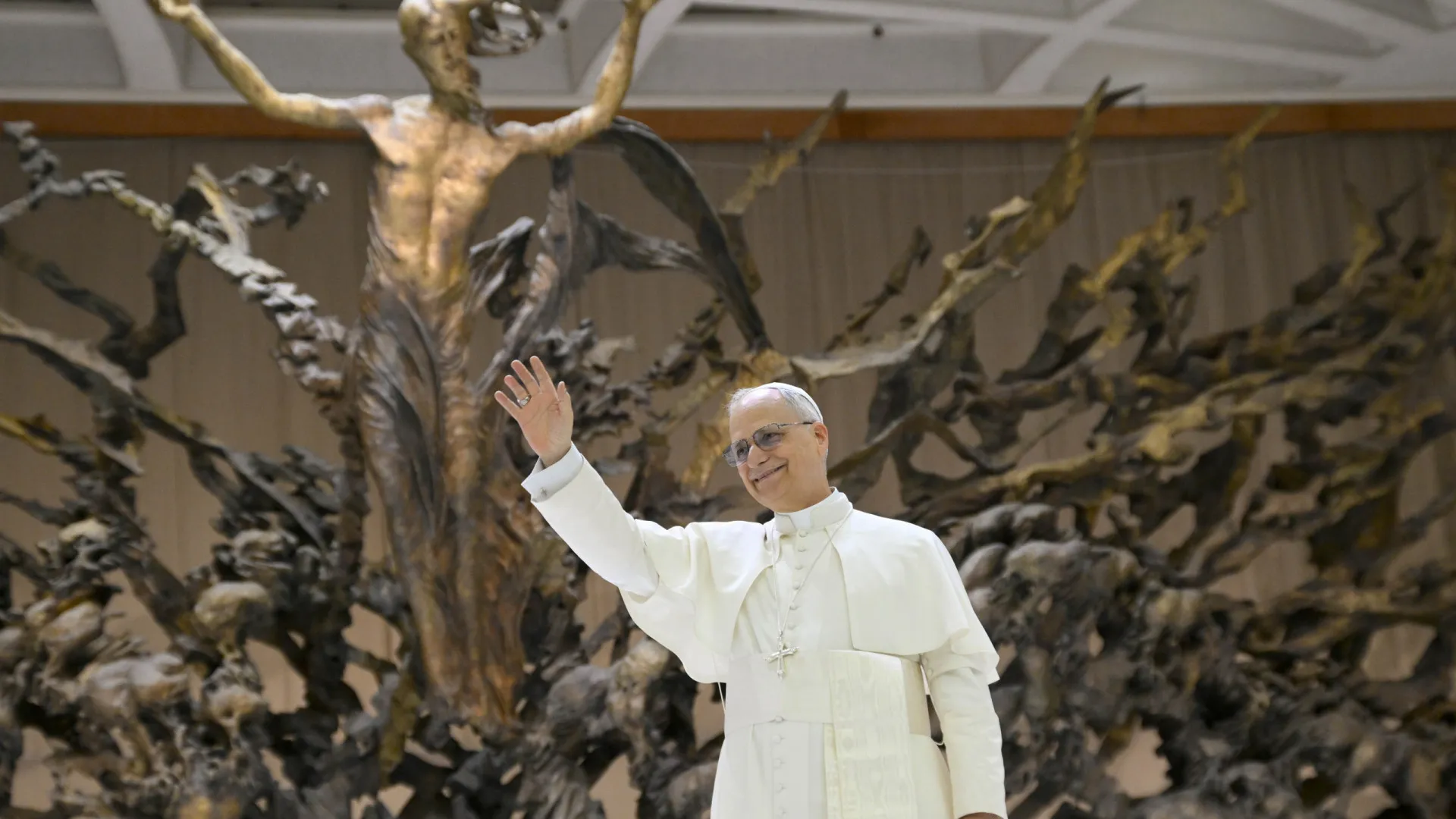 Papa Leão XIV apela a cessar-fogo nas regiões em guerra: "Rezo por todos"