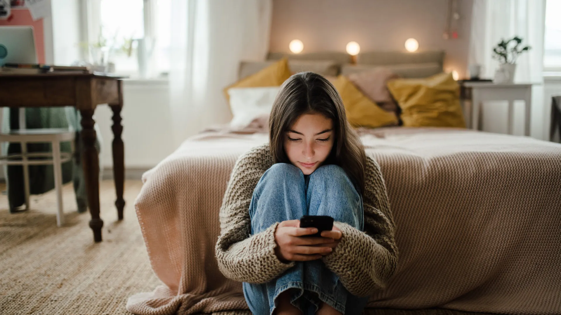 
                    Adolescente processa criadores de app que gerou imagens nuas suas
                