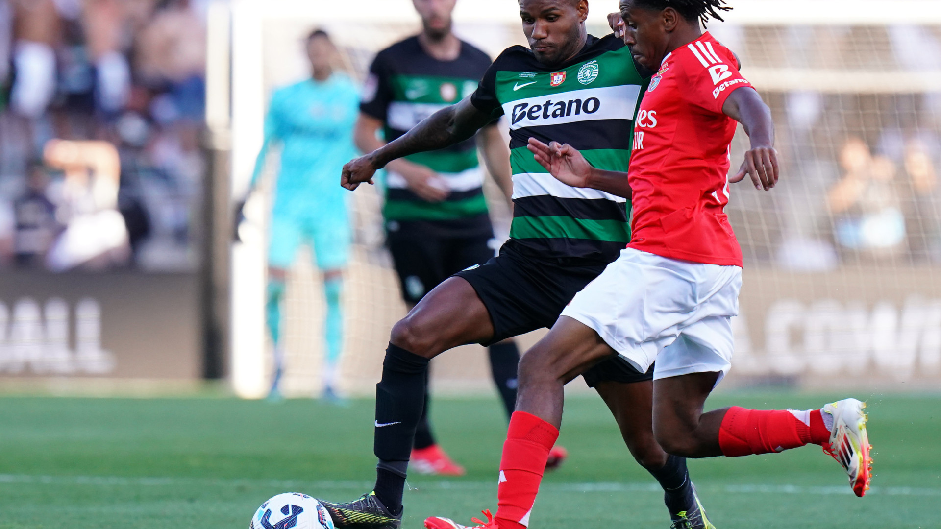Benfica entrega participação contra Maxi e Matheus Reis. Eis o que diz