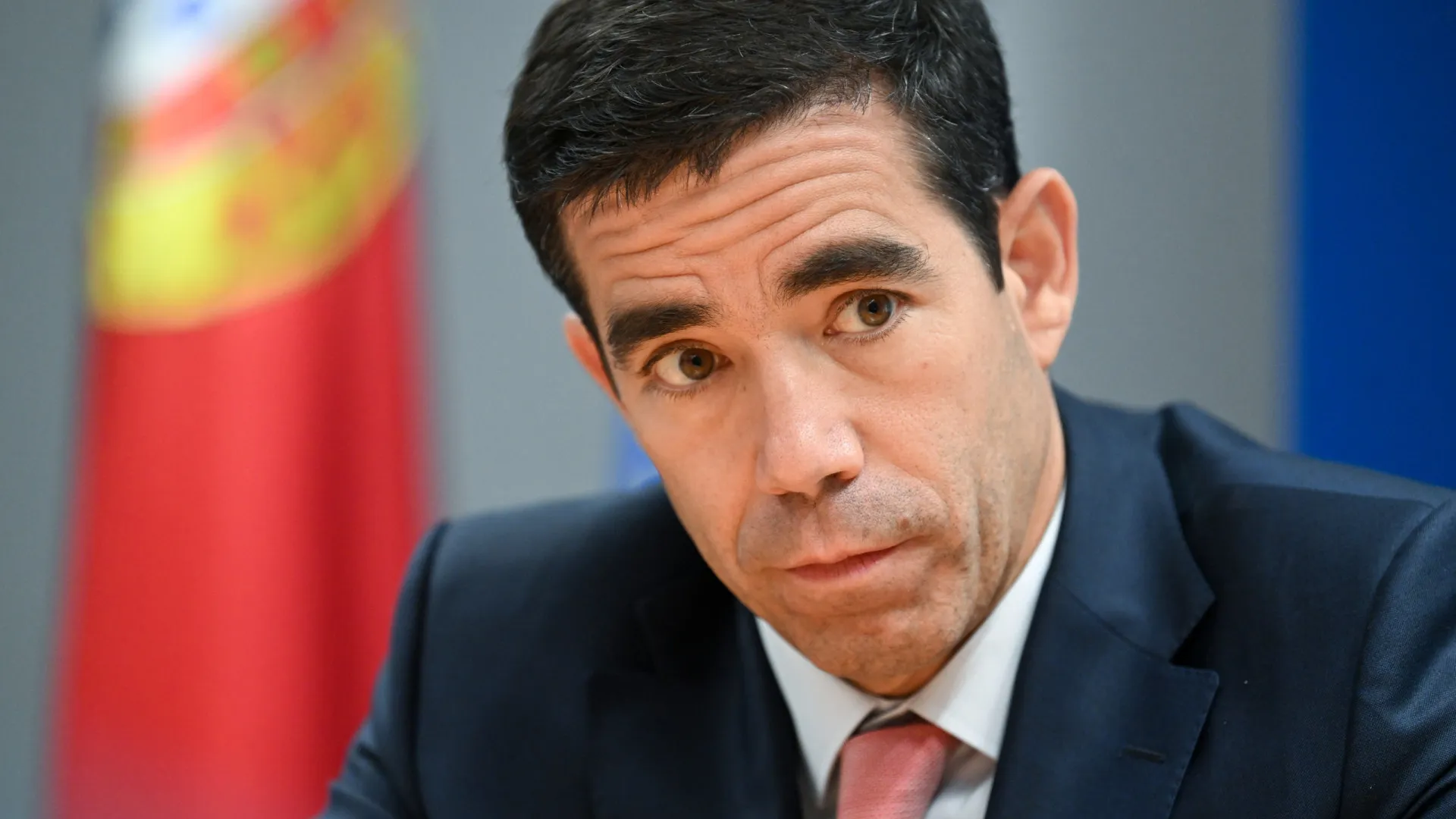 
                    Leitão Amaro recusa comentar saída da ministra da Saúde: 