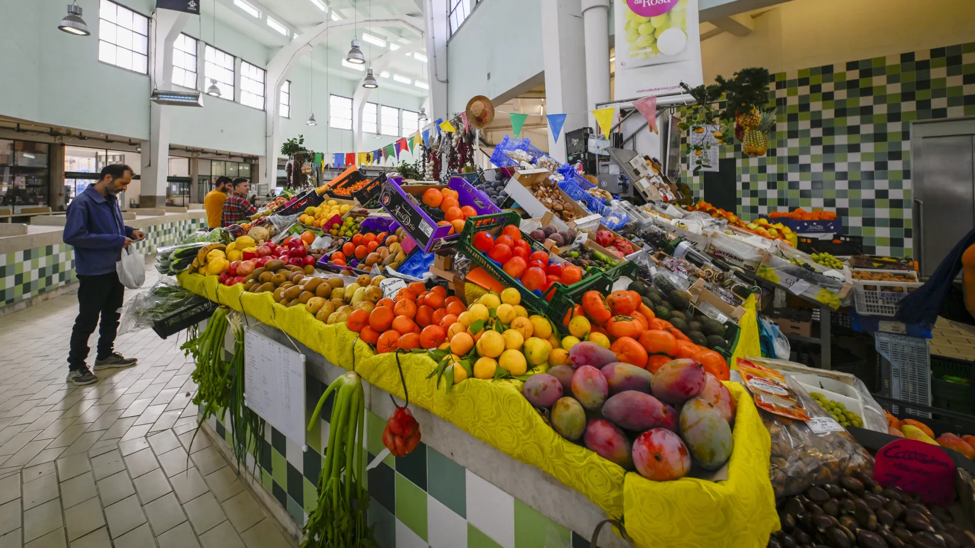
                    Associações alertam para crise no abastecimento alimentar
                