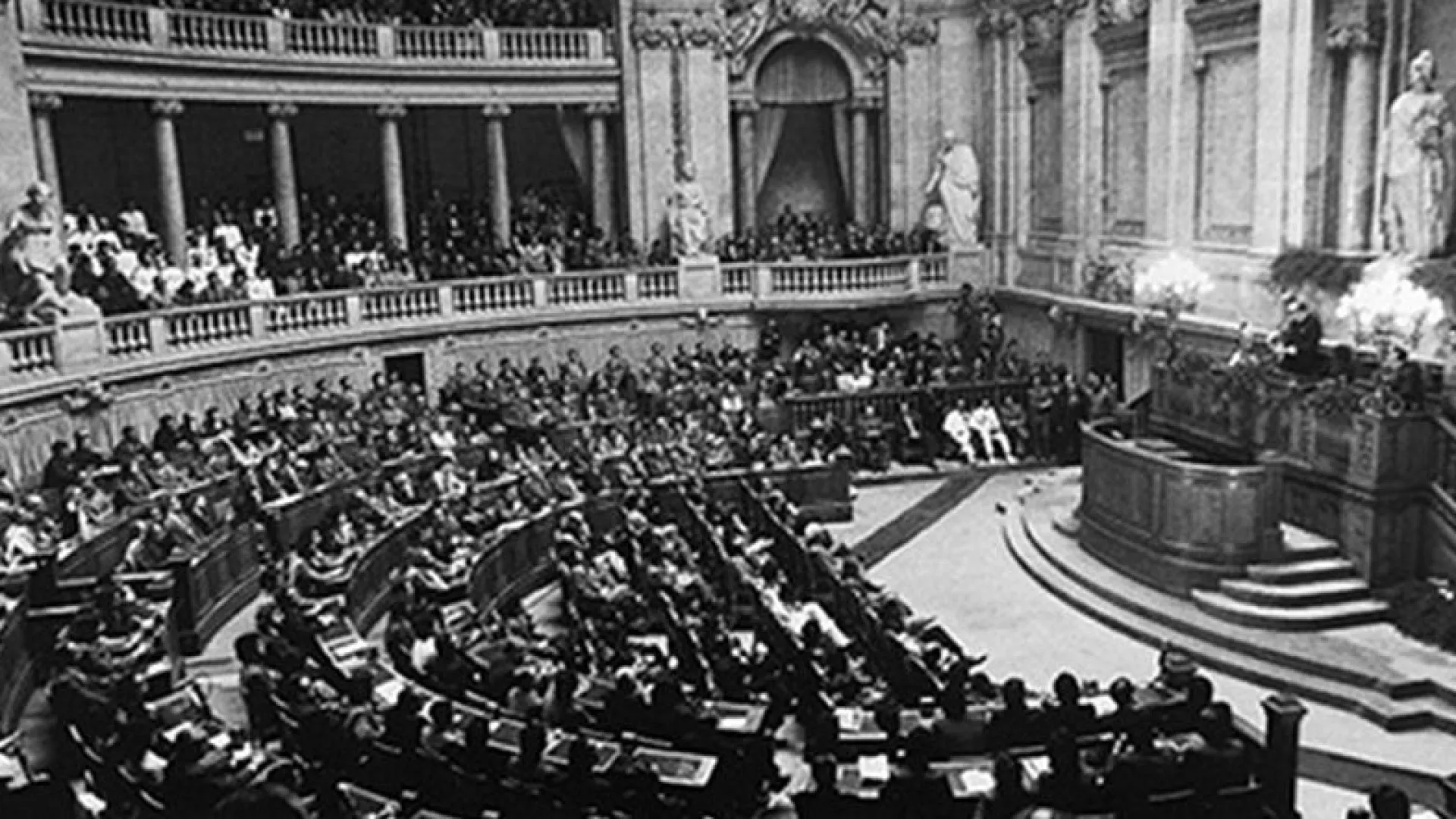 Deputados da constituinte eram na maioria homens, trintões e formados em Direito