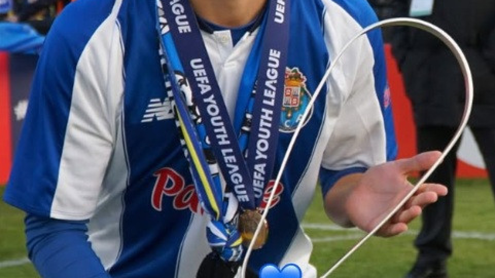 Foi assim que o FC Porto felicitou Vitinha pela conquista da Champions