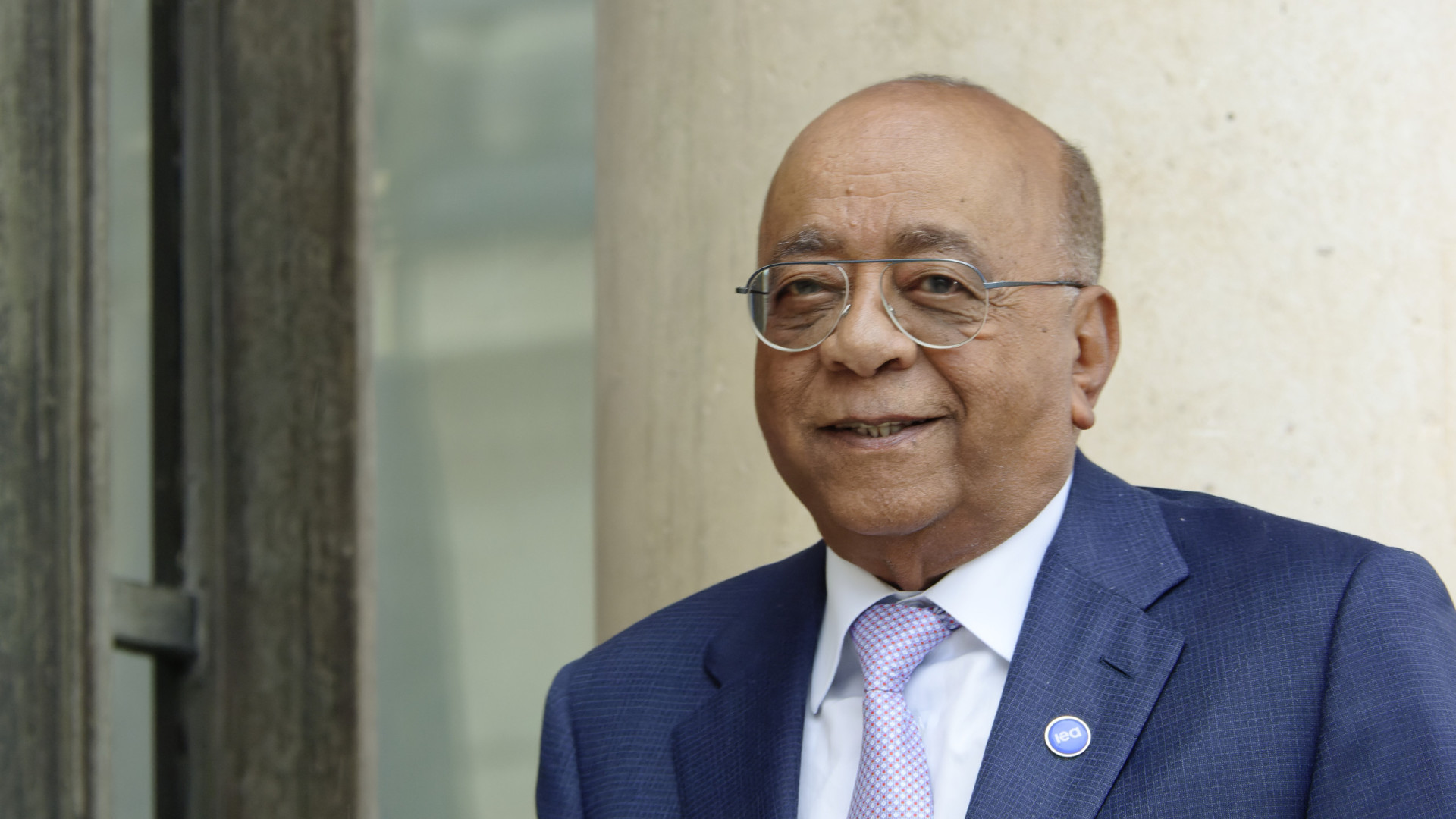 Filantropo Mo Ibrahim urge líderes africanos a 